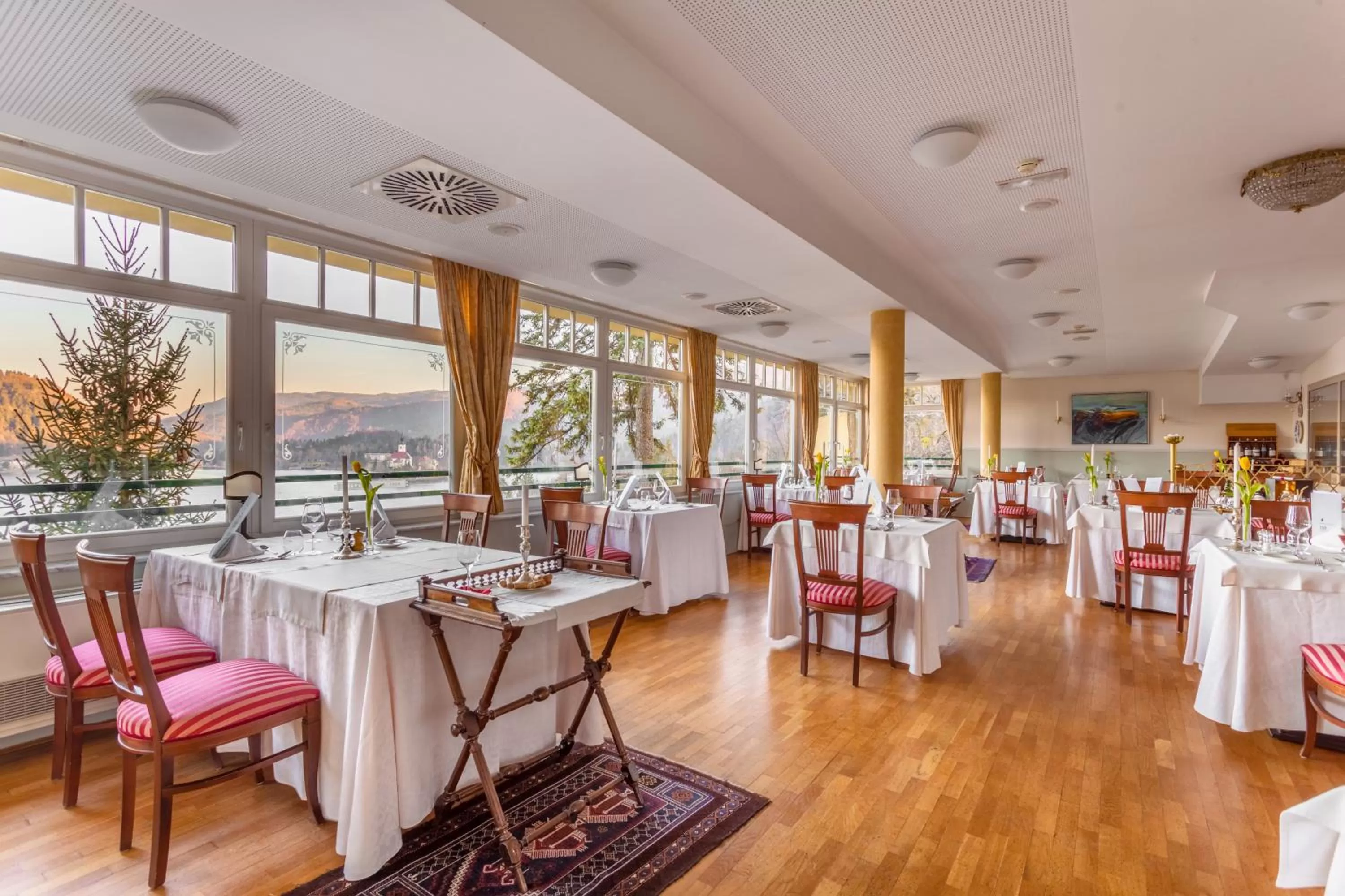 Restaurant/places to eat in Hotel Triglav