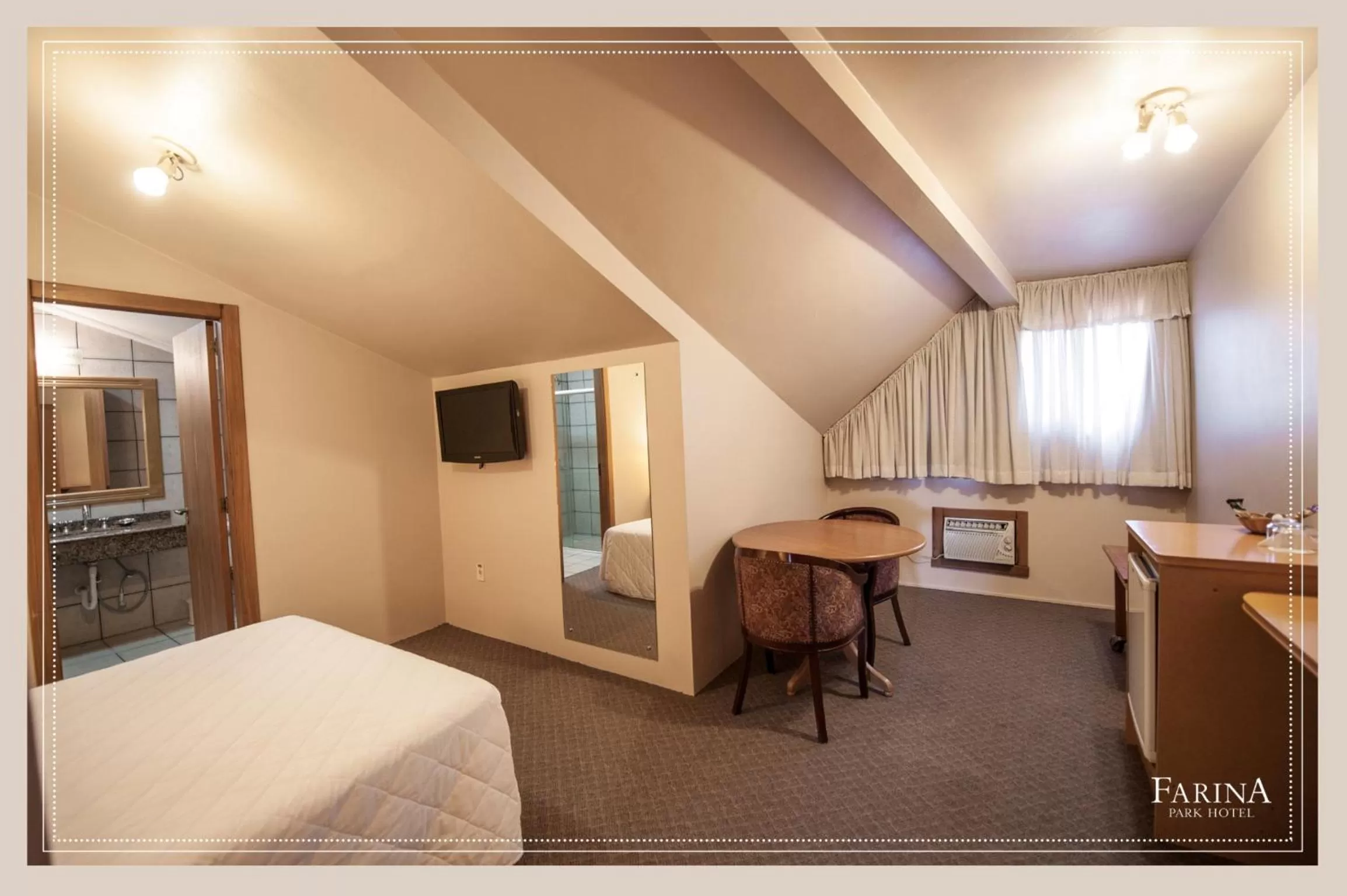 Bedroom, Bed in Farina Park Hotel