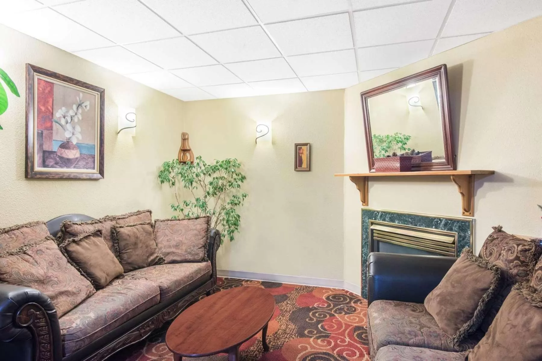 Lobby or reception, Seating Area in Days Inn by Wyndham Colchester Burlington