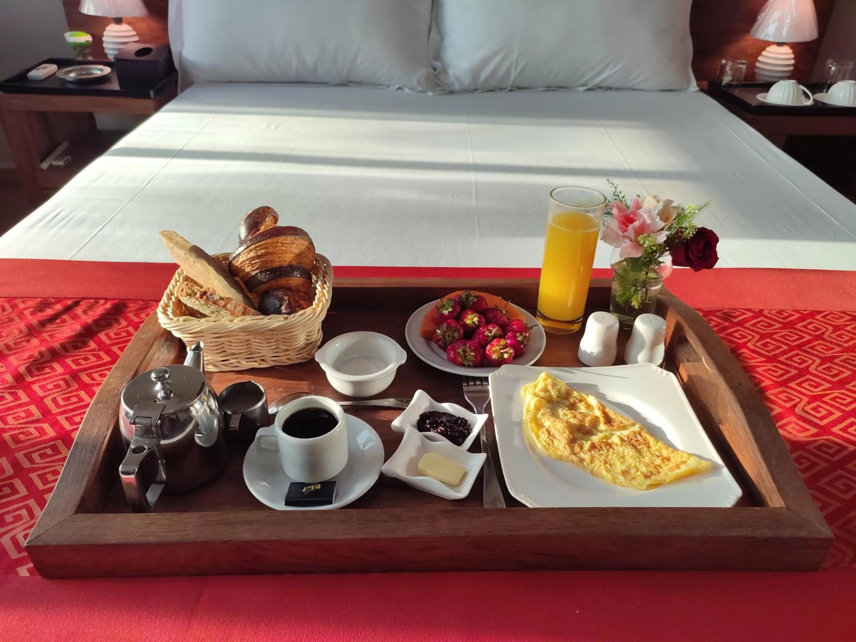 Food and drinks, Bed in Valiha Hotel Antananarivo