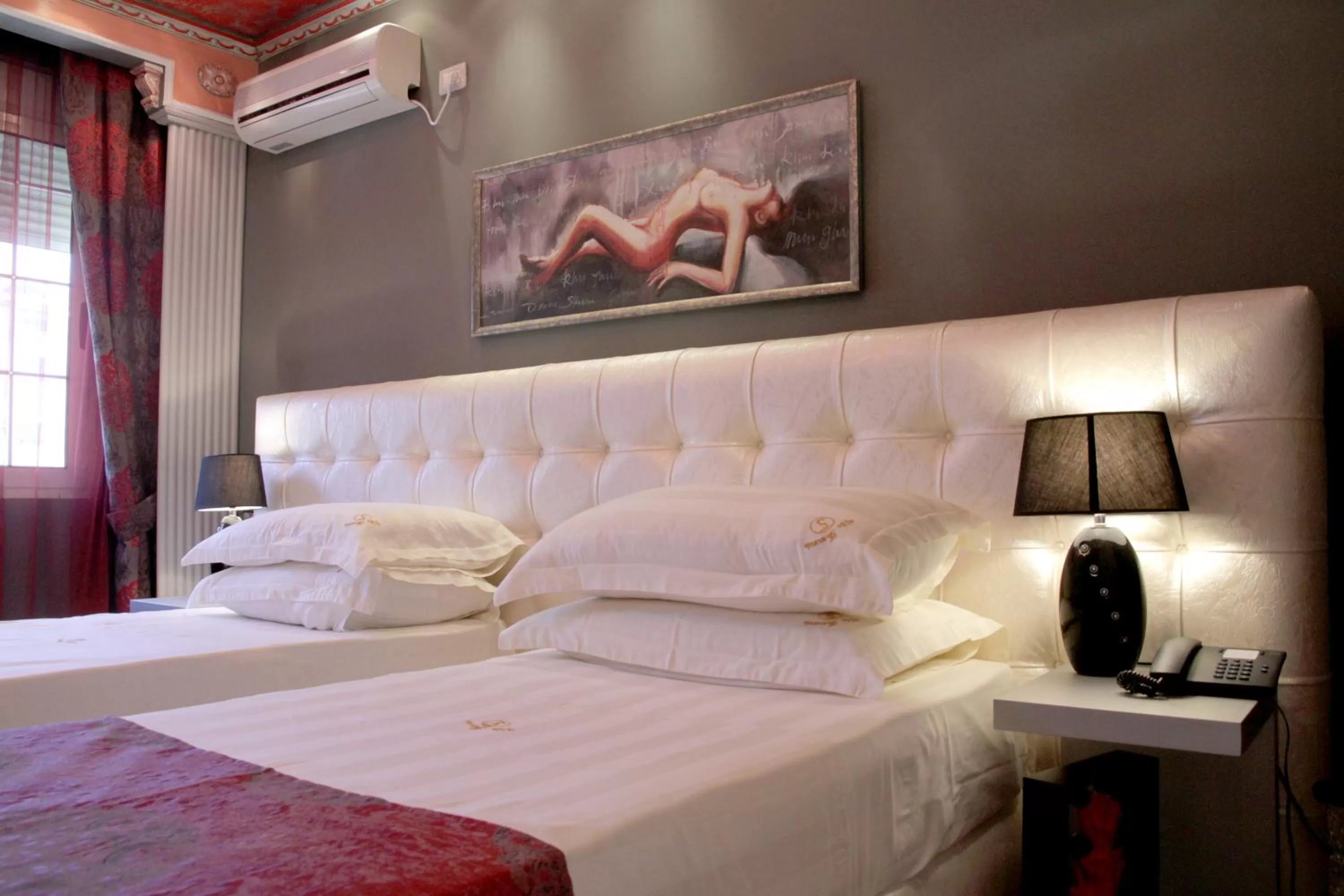 Bed in Hotel Villa Fernando Tirana