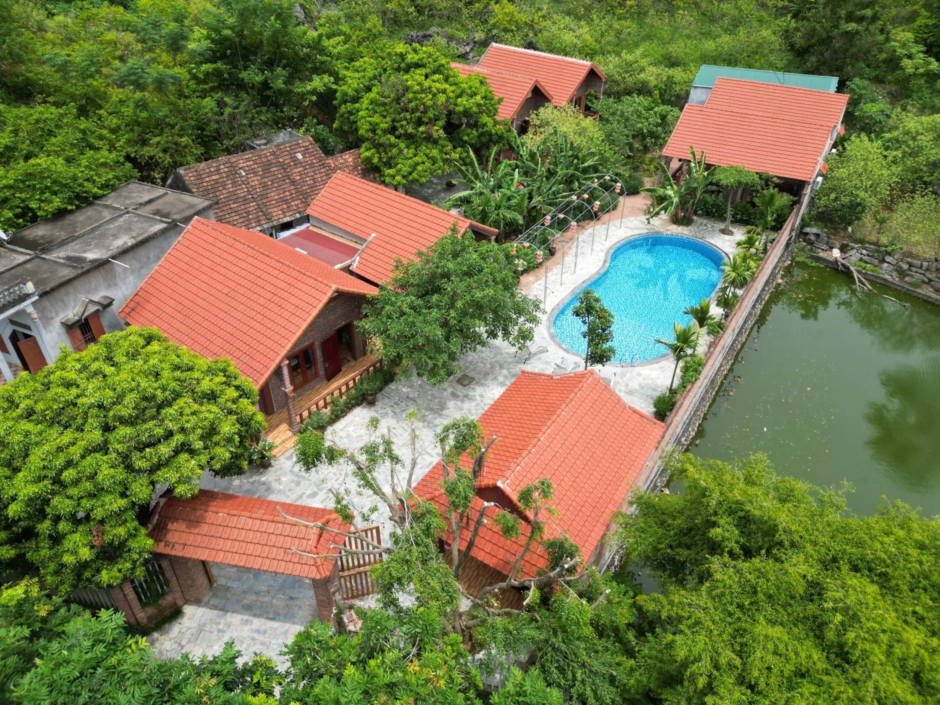 Property building in Phạm Gia Homestay Ecogarden