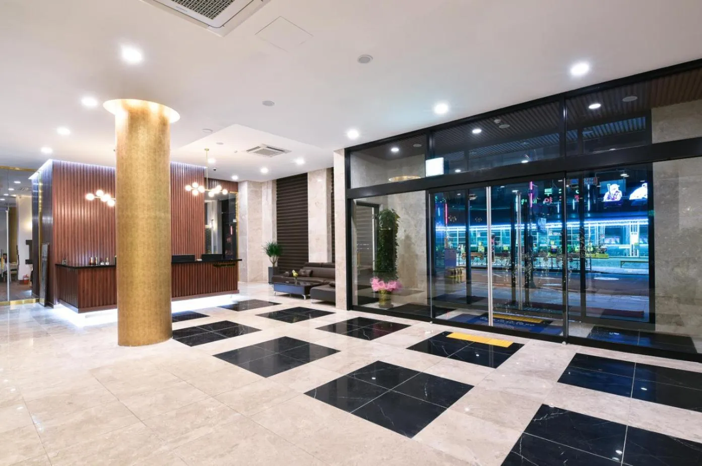 Facade/entrance in Sea Moon Tourist Hotel