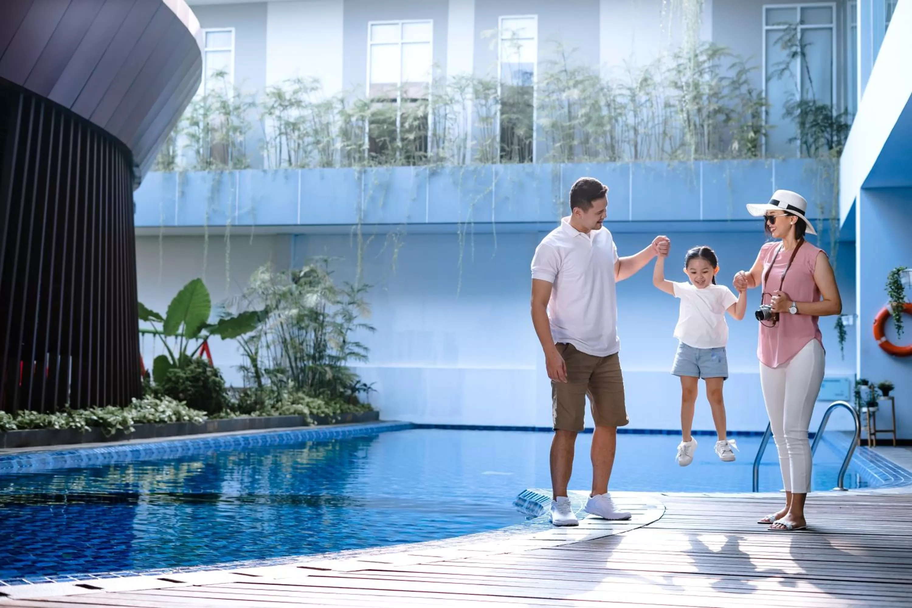 Swimming pool in Antero Hotel Jababeka Cikarang