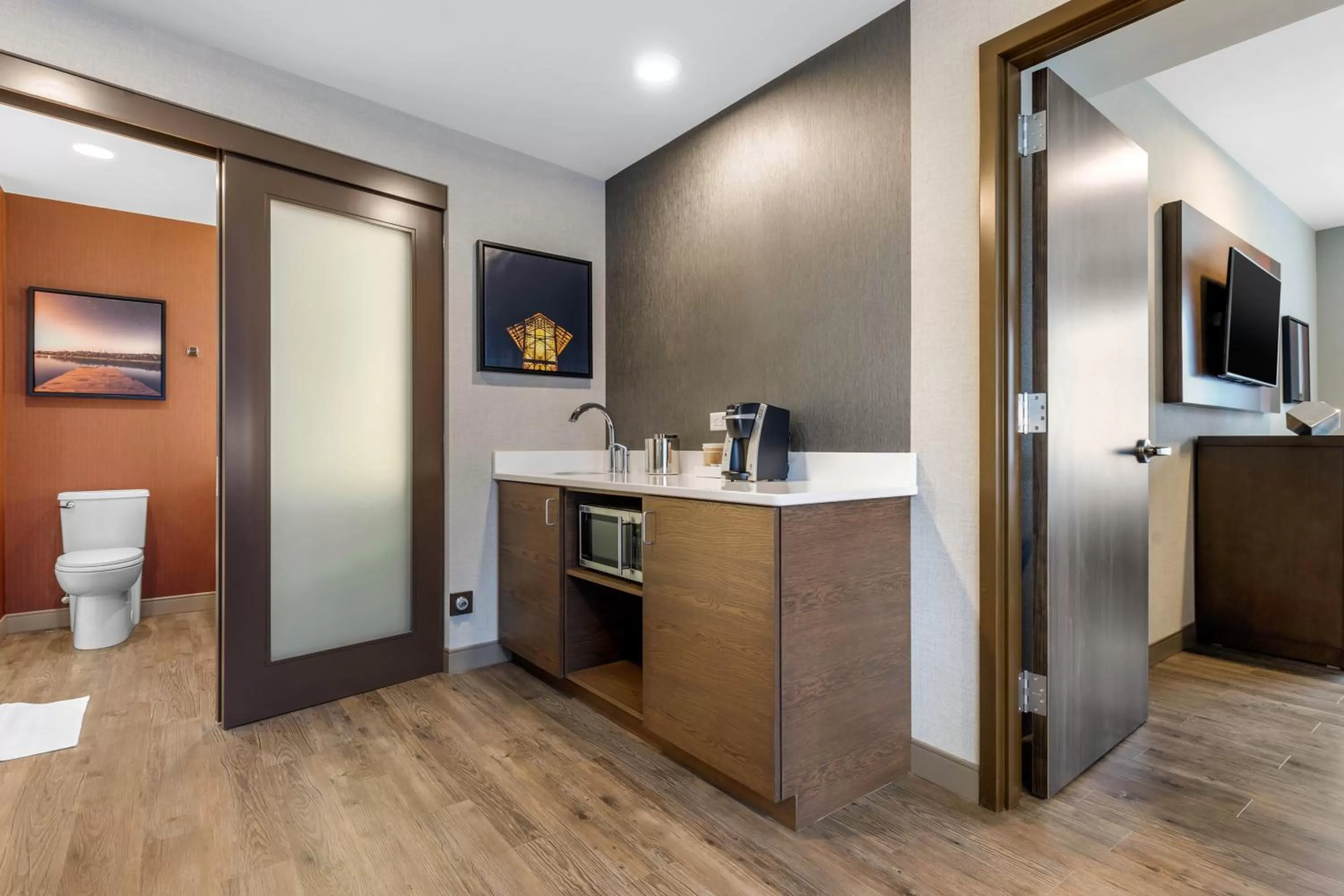 King Room with tub - Accessible/Non-Smoking in Cambria Hotel Omaha Downtown