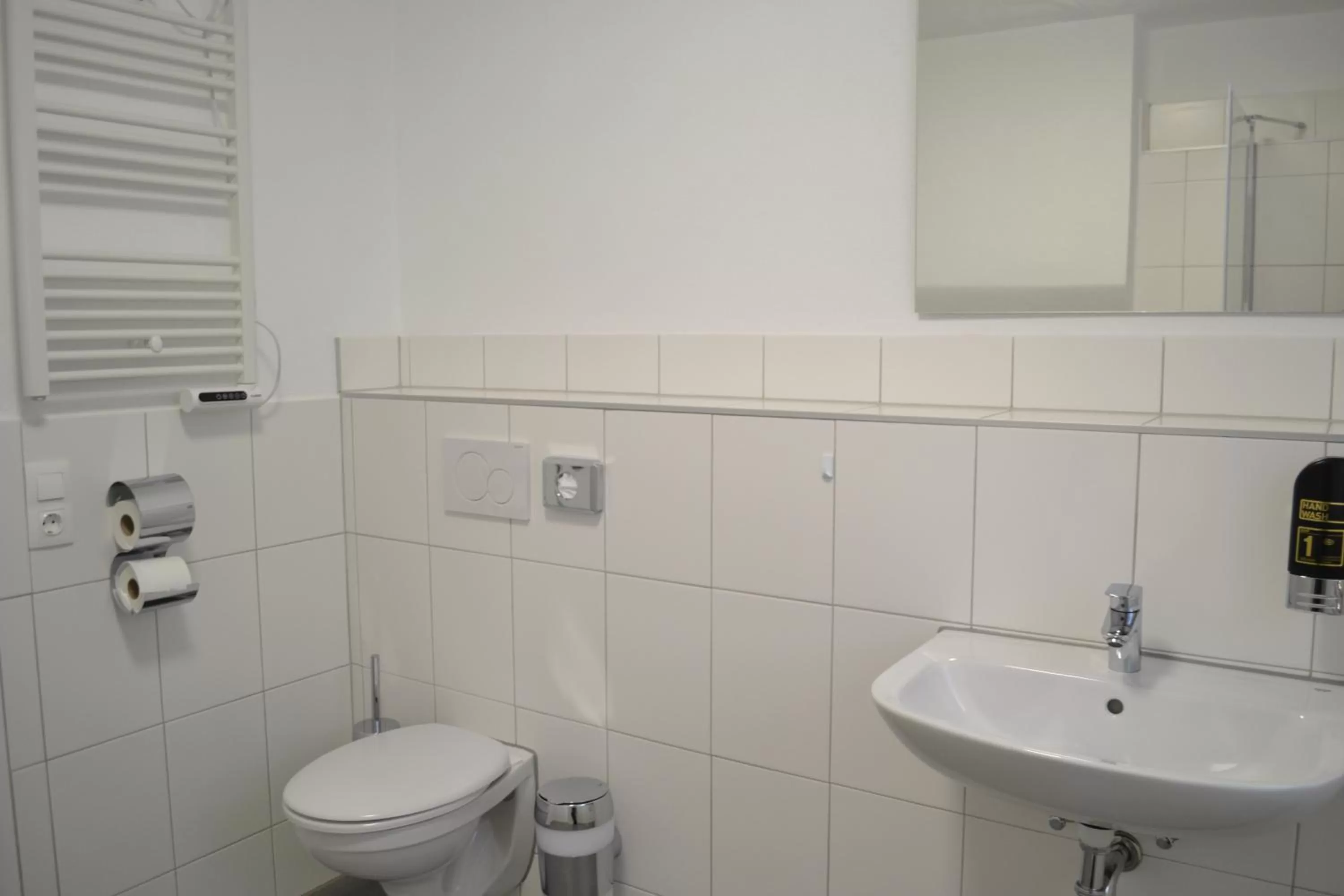 Shower in Platia - rooms