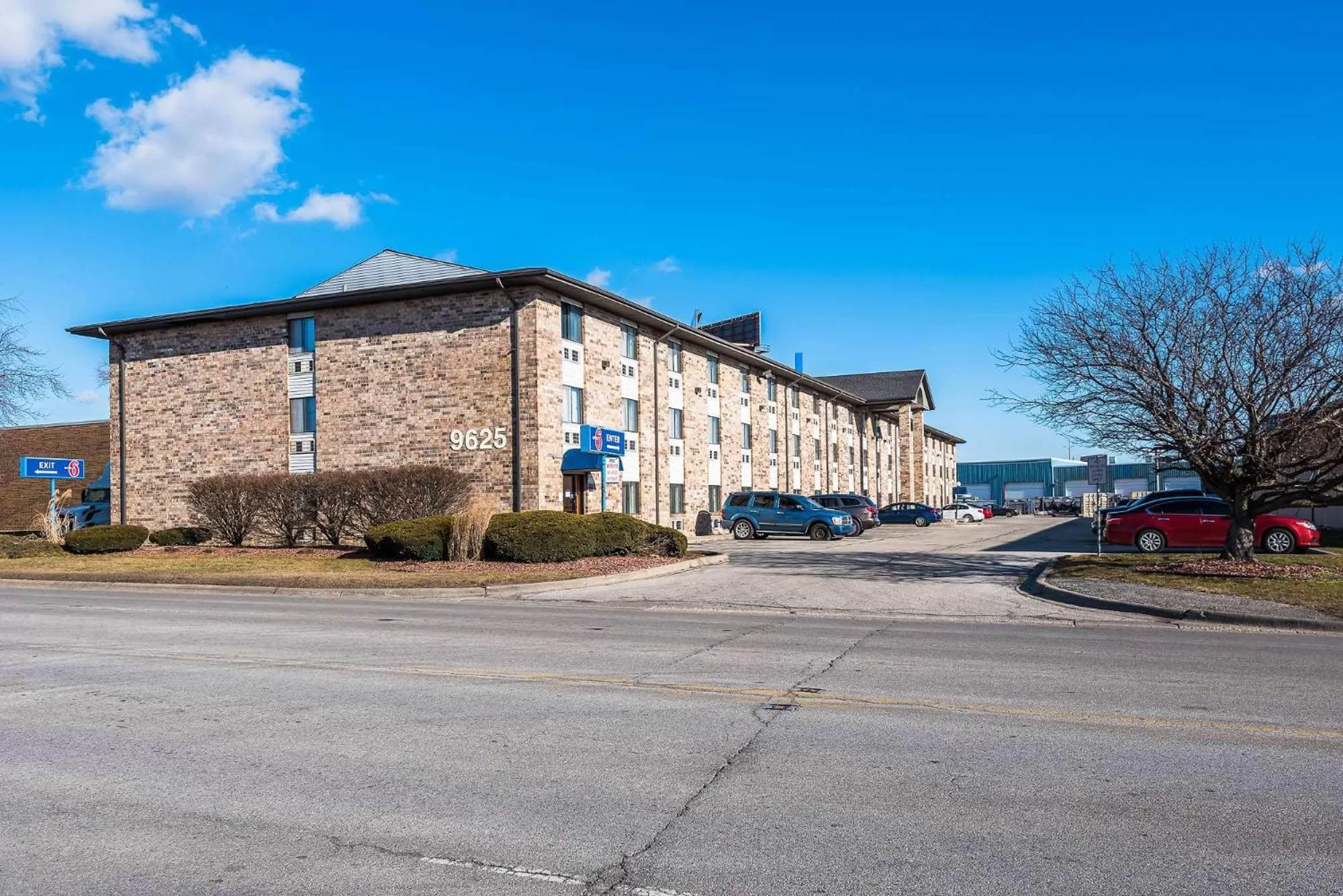 Property building in Motel 6-Bridgeview, IL