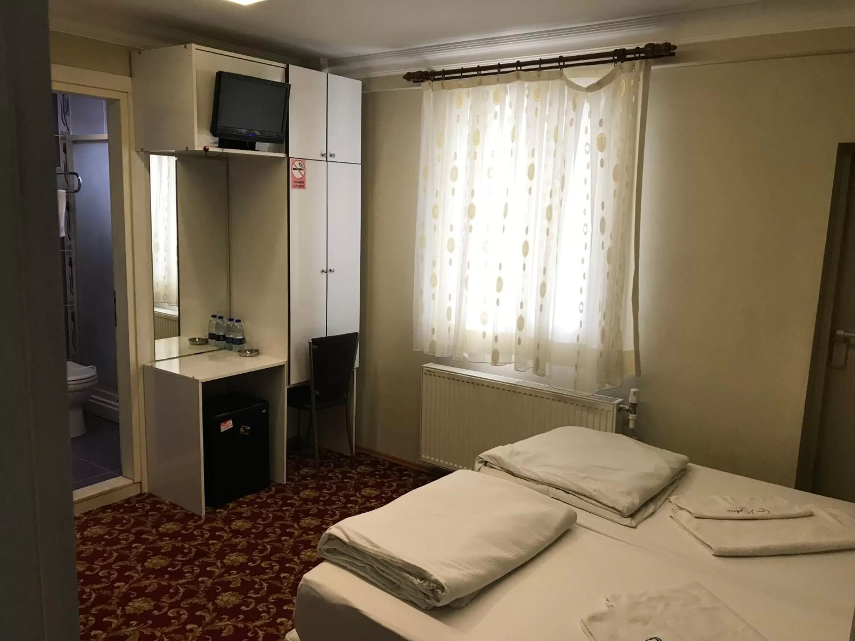 Photo of the whole room, Bed in Sakran Hotel