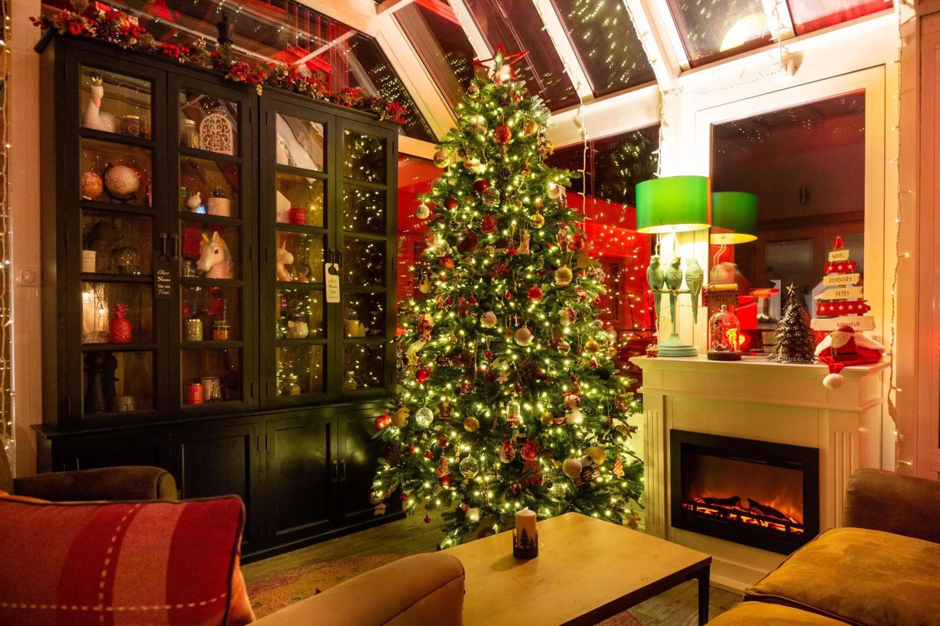 Lounge or bar in La Maison Hôtel Mulhouse Centre