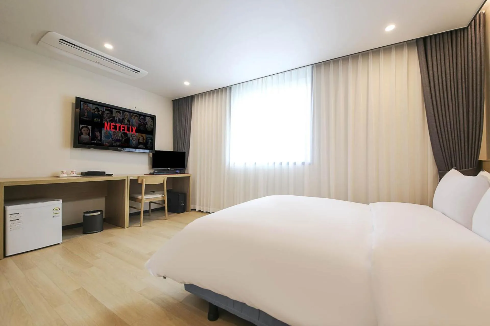 Bed in Benikea hotel