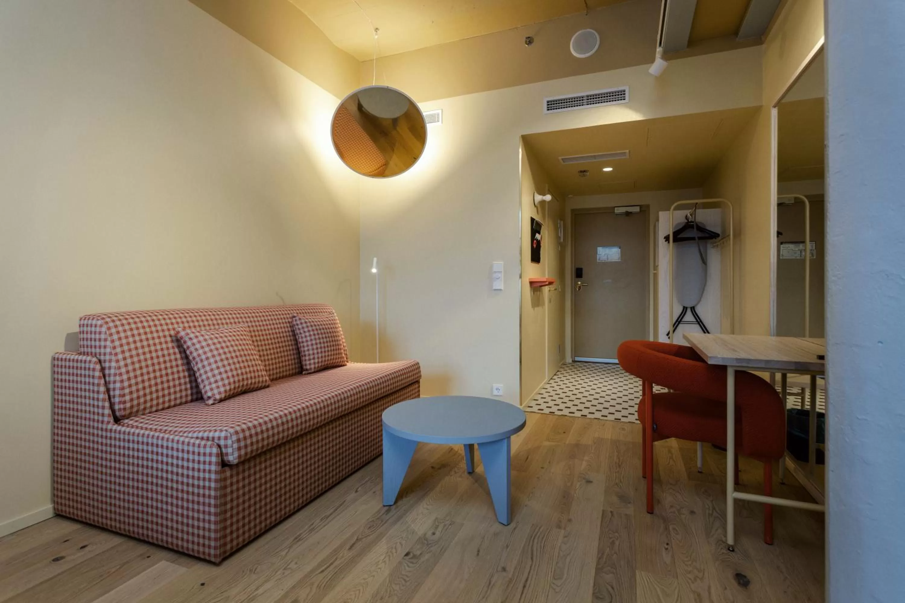 Seating area in Holiday Club Tampereen Kehräämö