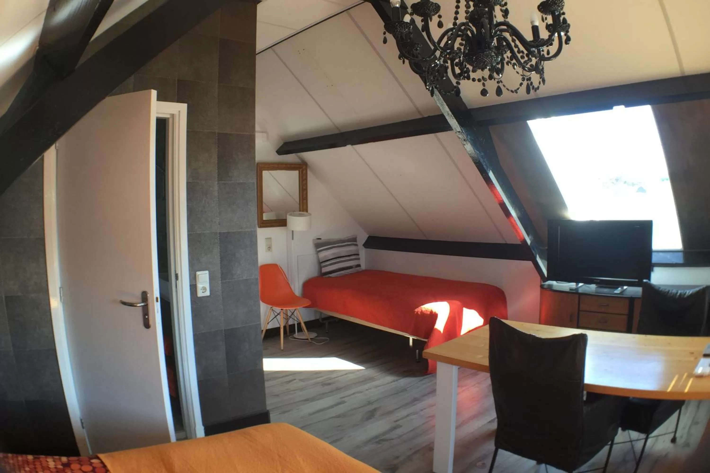 Photo of the whole room, Room Photo in Bed&Breakfast Maasland