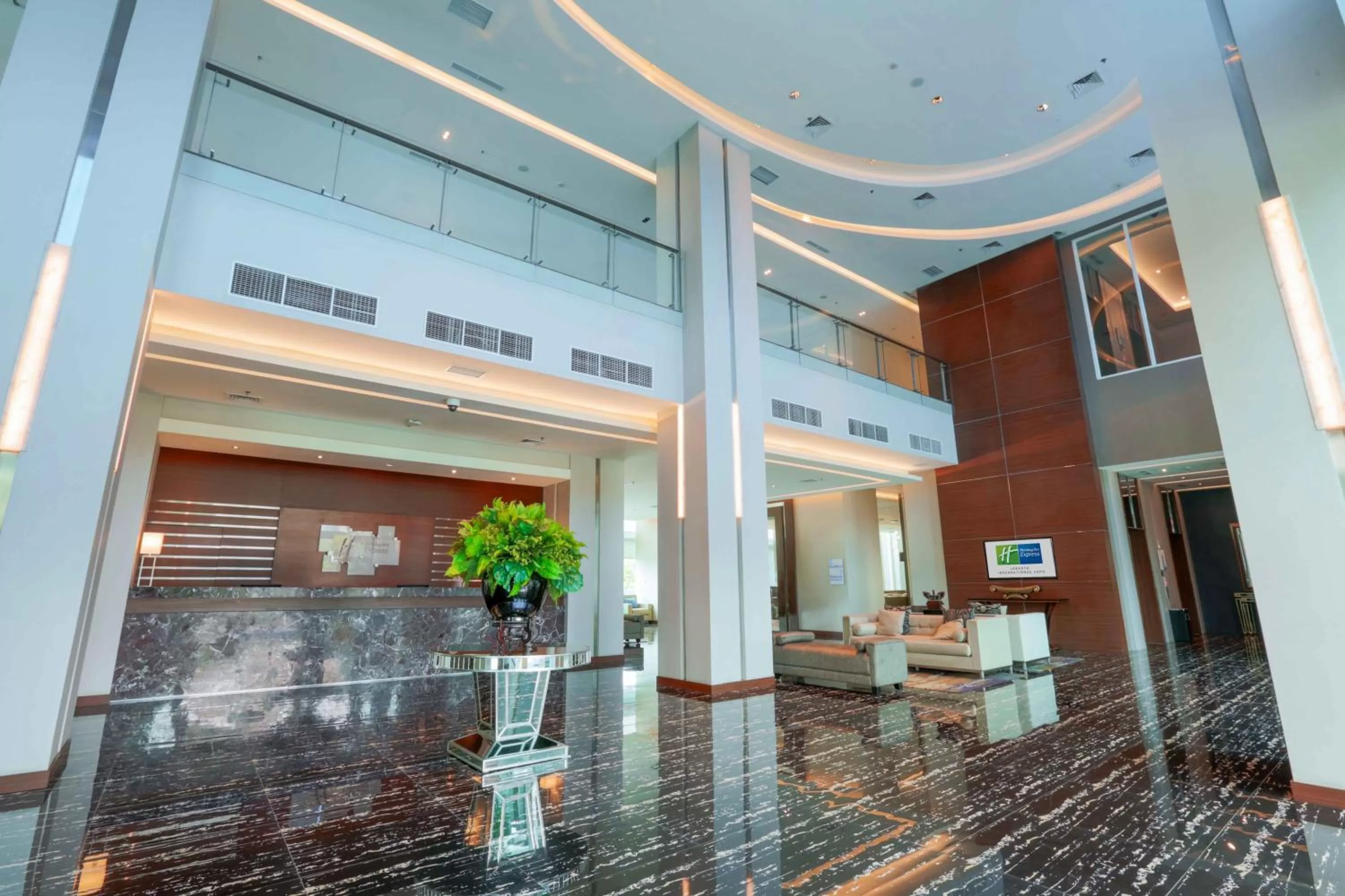 Spring in Holiday Inn Express Jakarta International Expo by IHG