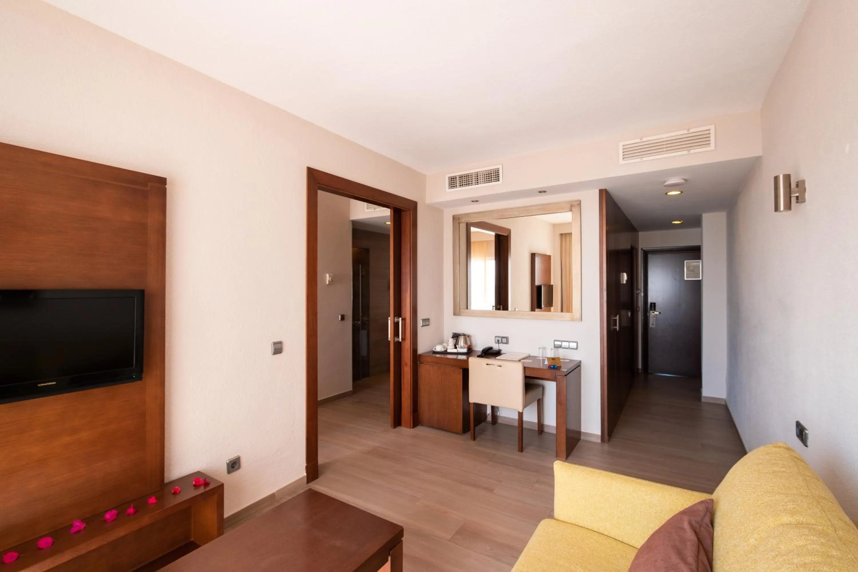 TV and multimedia in Hotel Condesa