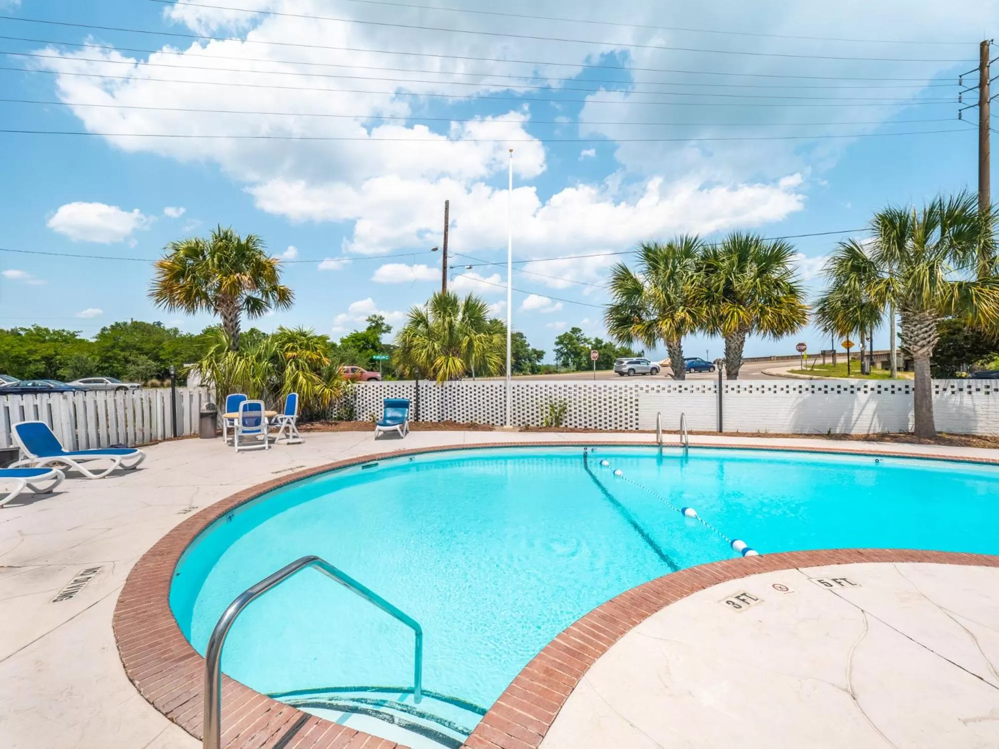 Property building, Swimming Pool in The Waterway Pet Friendly by Carolina Retreats