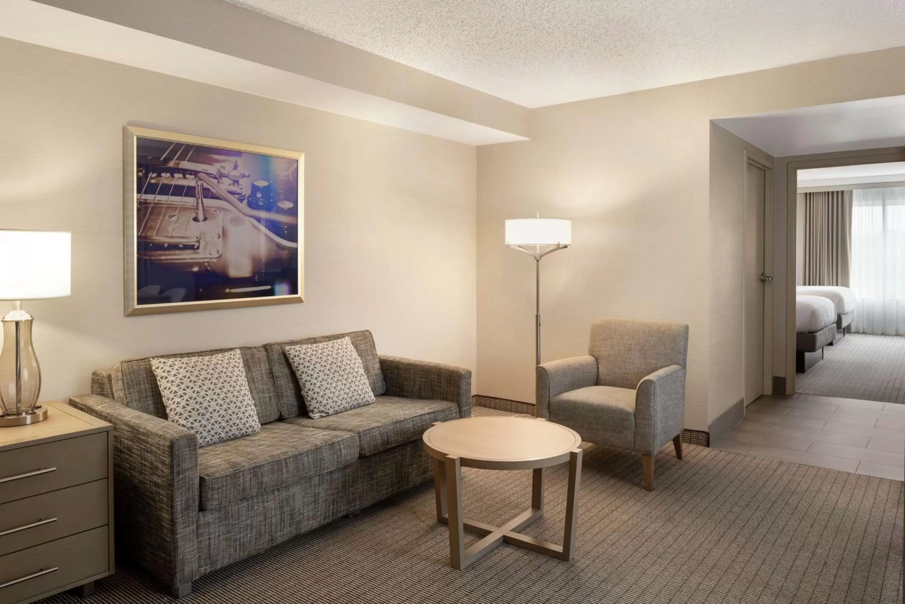 Living room in Embassy Suites by Hilton Cleveland Rockside