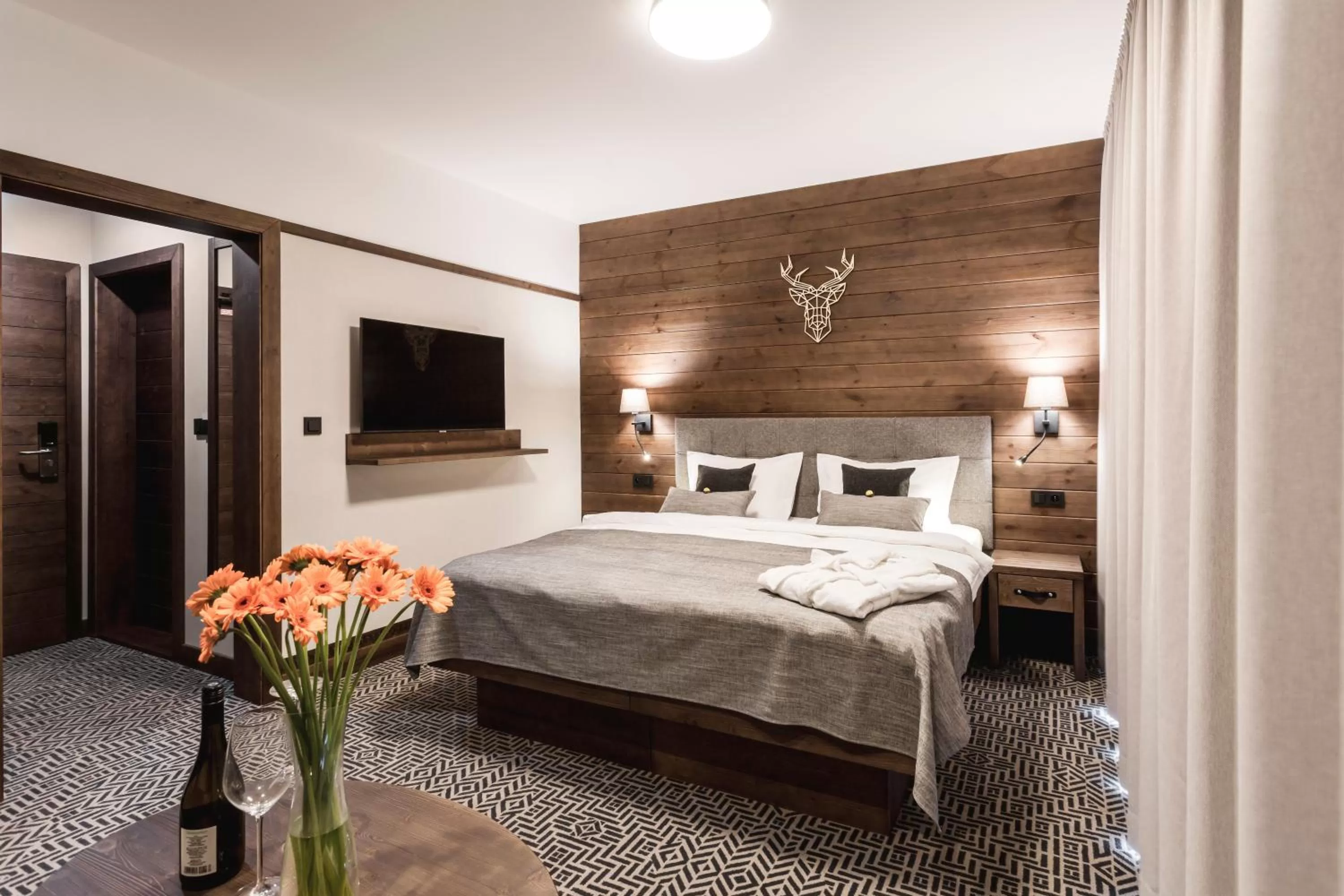 Photo of the whole room, Bed in ARIETES MARMONT Resort