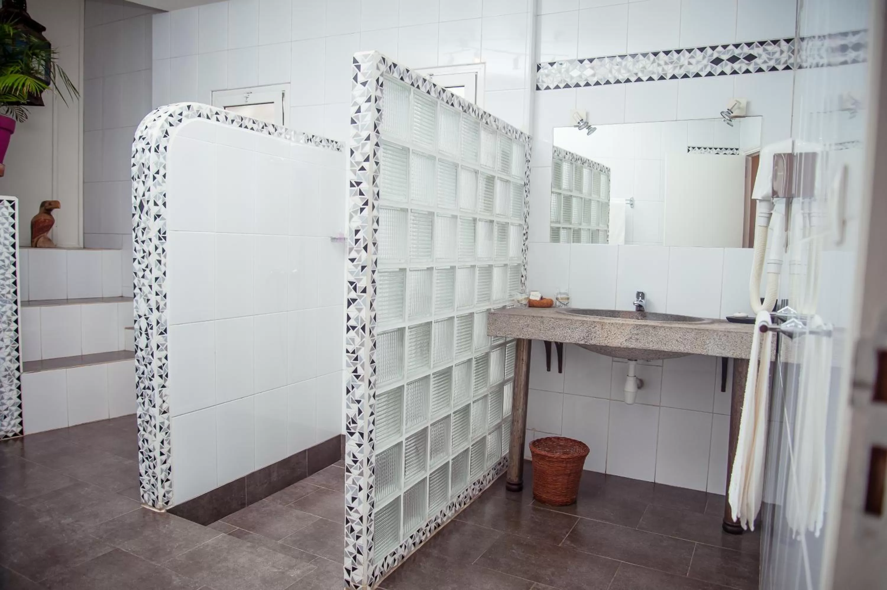 Bathroom in La Varangue