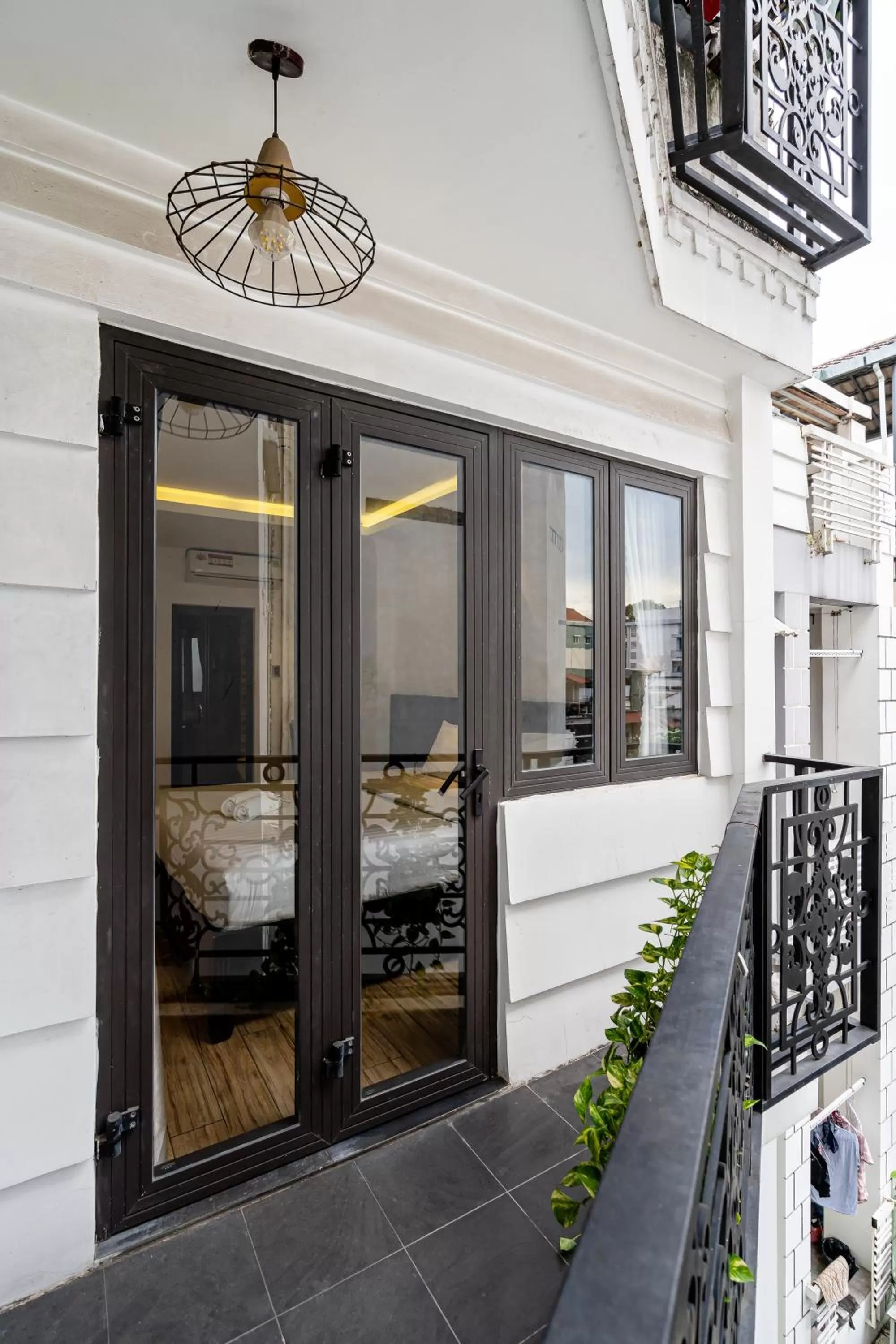 Facade/entrance in Lotus Laverne Hotel