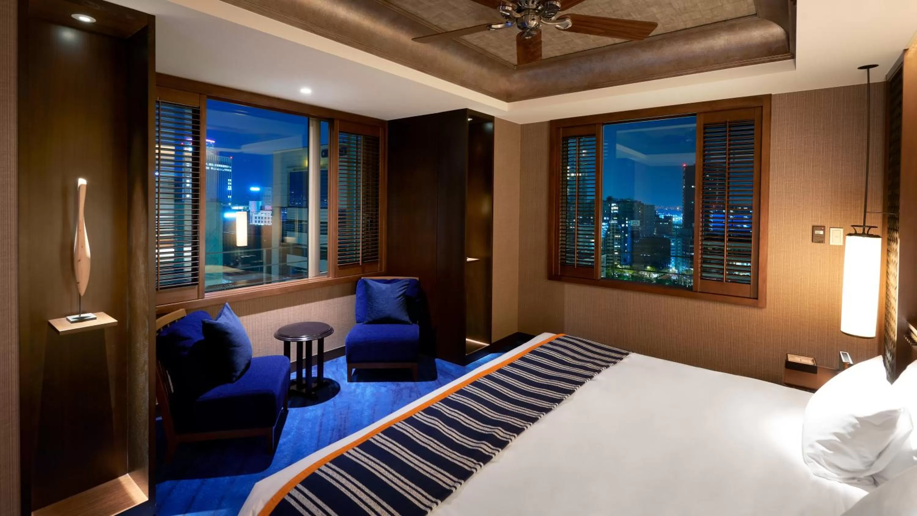 Bed in Oriental Hotel