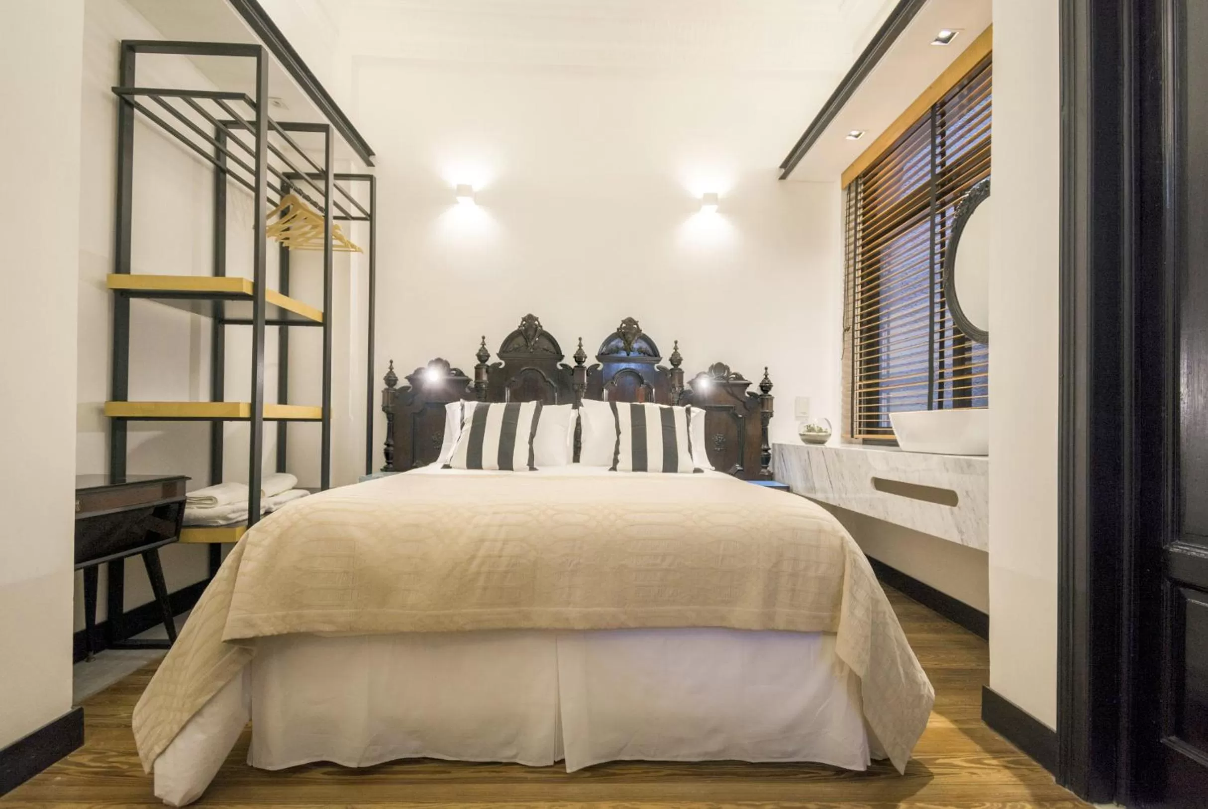 Double Room with Private Bathroom in FAUNA Montevideo