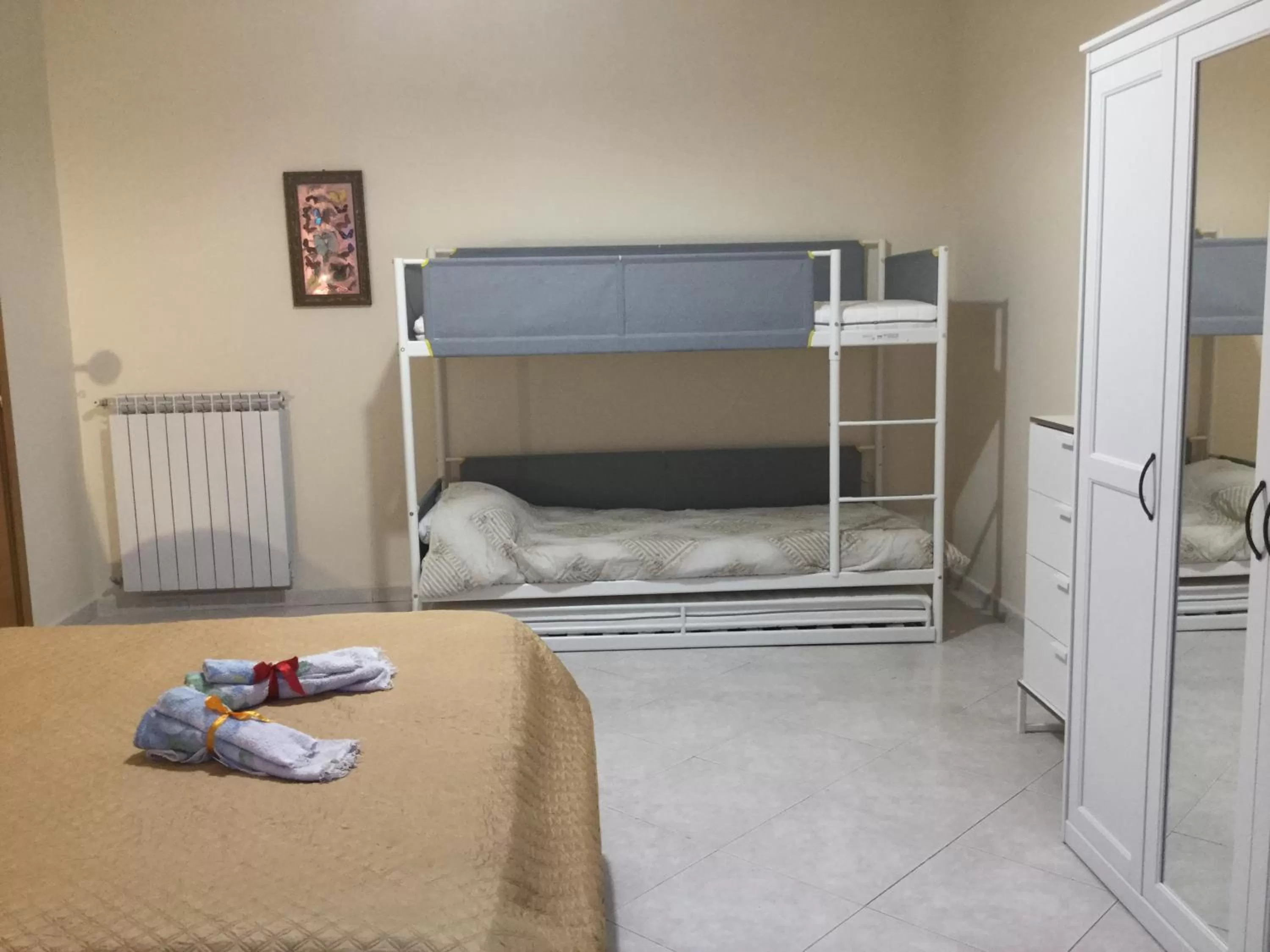 bunk bed, Bed in Maria's home