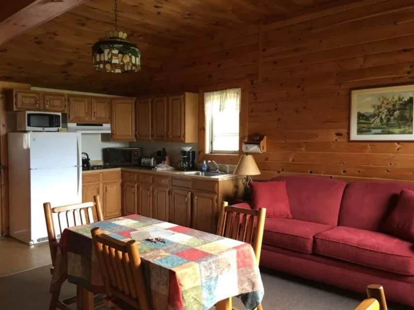 Dining Area in Ampersand Bay Resort