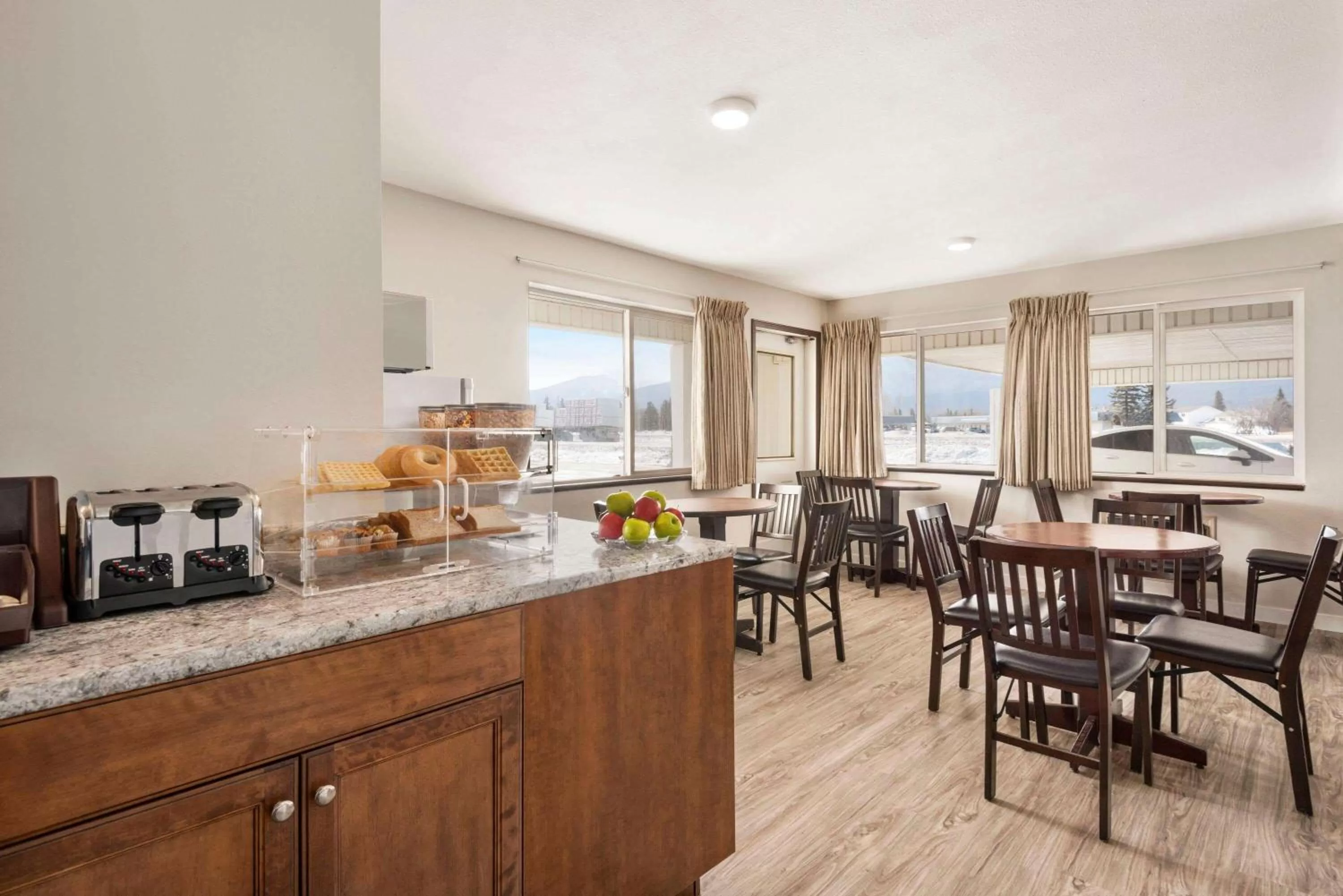 Restaurant/places to eat in Travelodge by Wyndham McBride