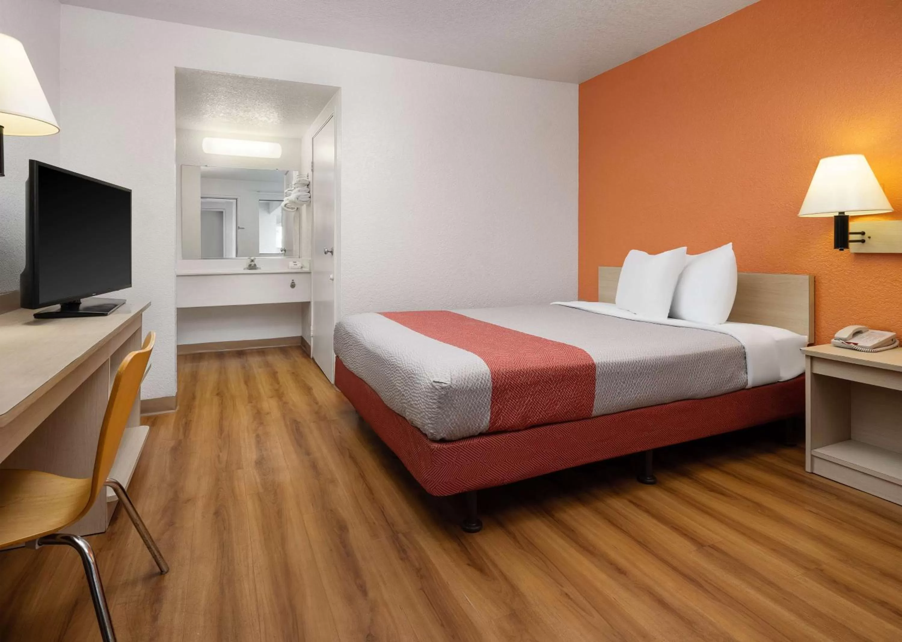 Bedroom, Bed in Motel 6-Buena Park, CA - Knotts Berry Farm - Disneyland