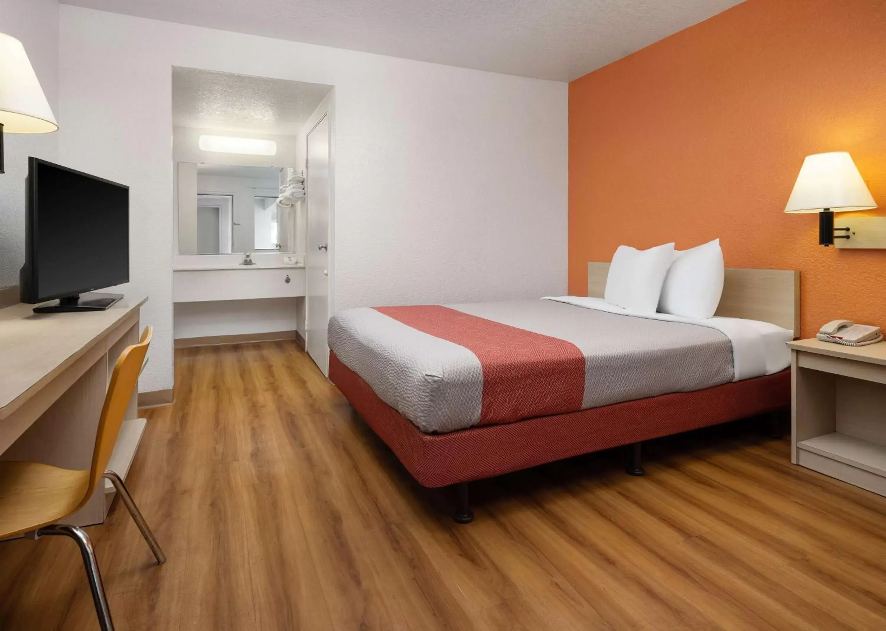 Queen Room - Disability Access - Roll in Shower in Motel 6-Buena Park, CA - Knotts Berry Farm - Disneyland Queen Room - Disability Access - Roll in Shower in Motel 6-Buena Park, CA - Knotts Berry Farm - Disneyland