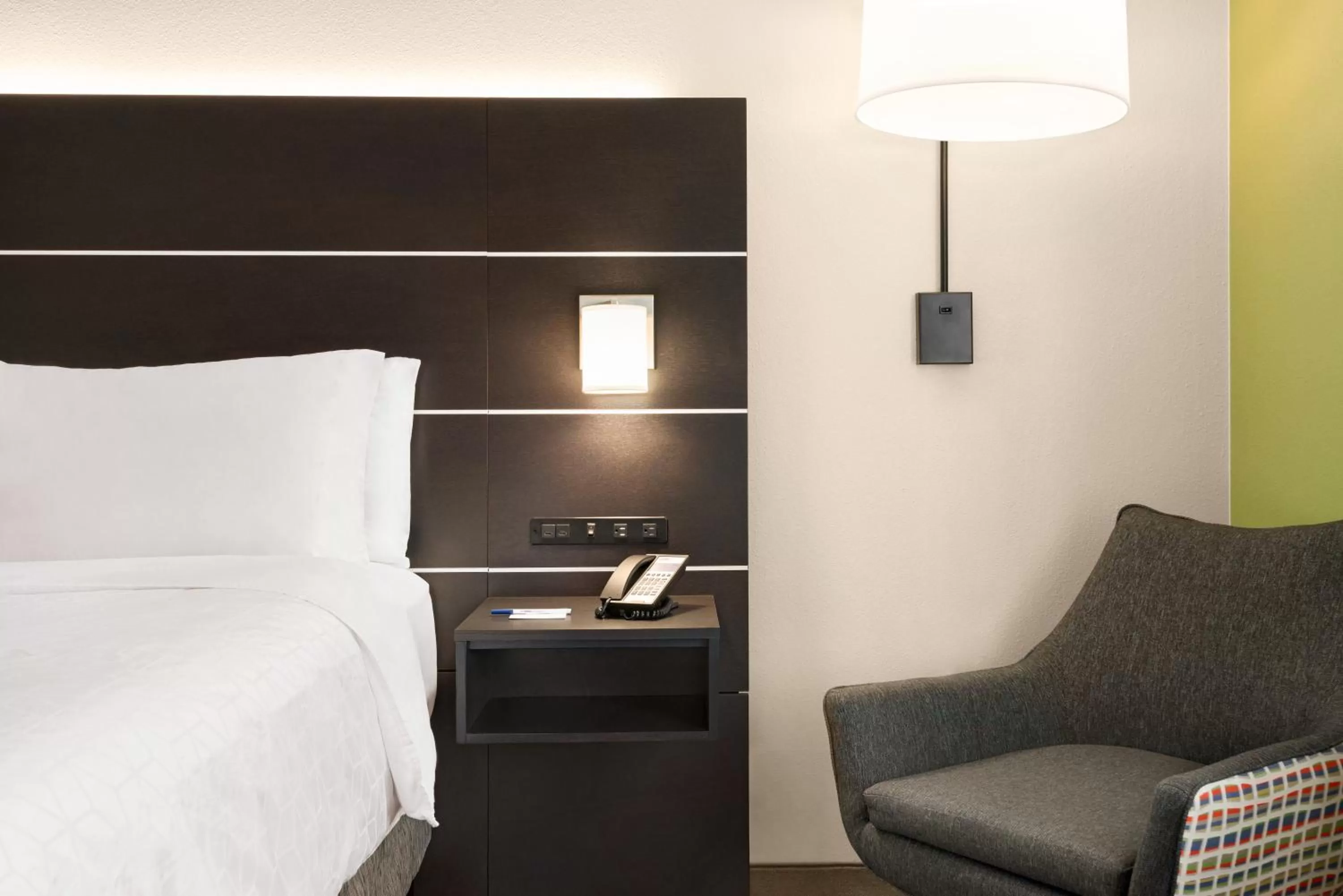 Photo of the whole room, Bed in Holiday Inn Express Hotel & Suites McAlester by IHG