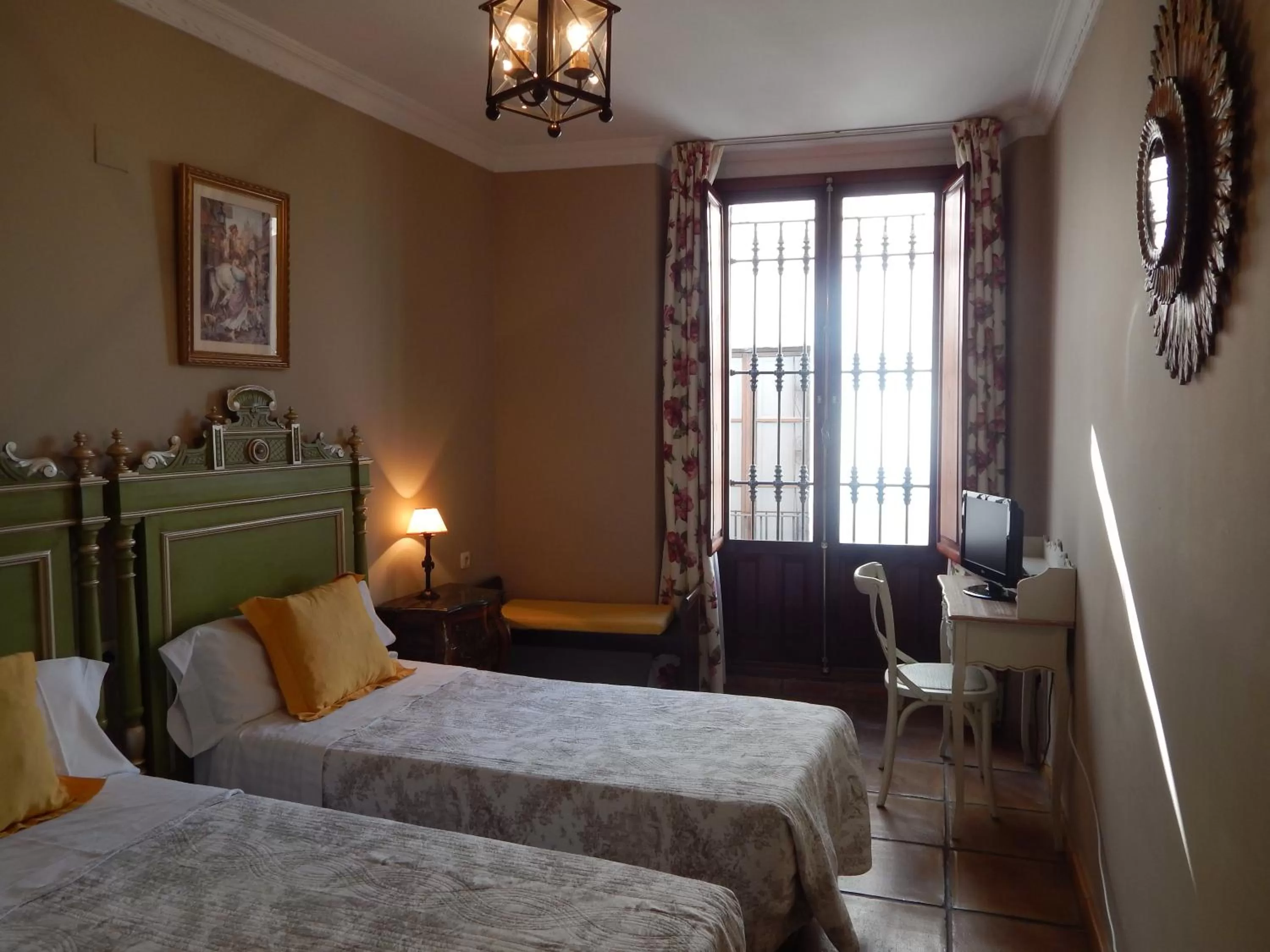 View (from property/room), Bed in Hotel Convento La Gloria