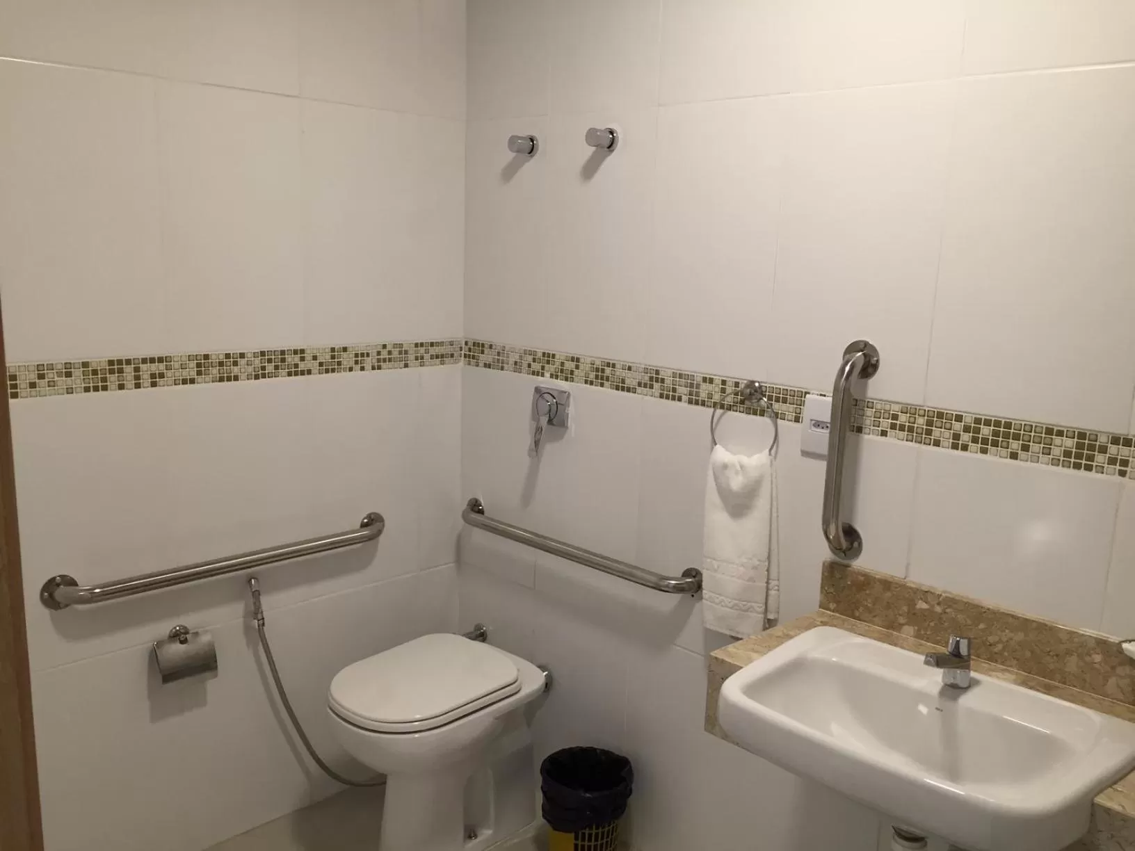 Bathroom in Riviera Hotel by Bsb Inn