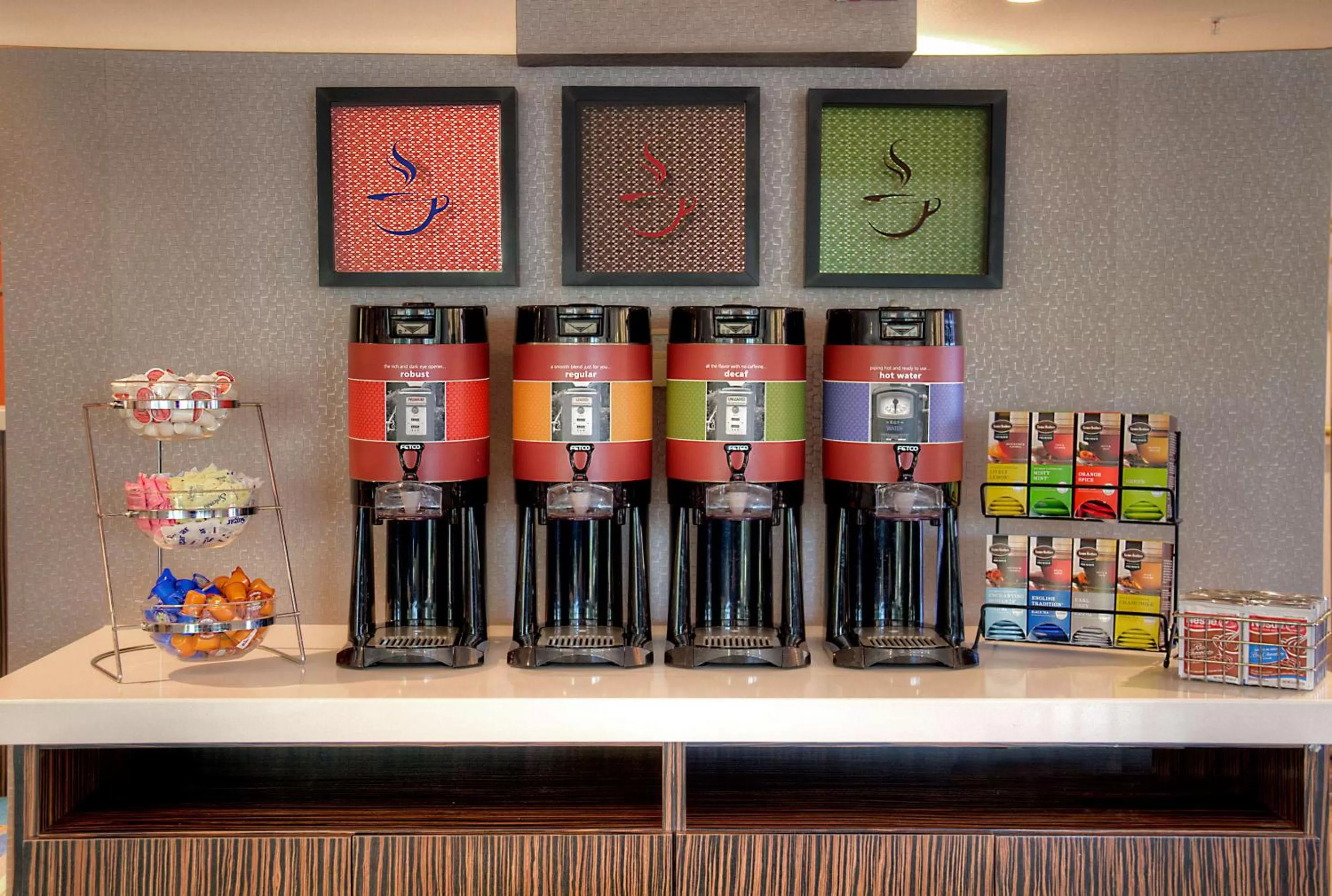 Dining area in Hampton Inn Milpitas