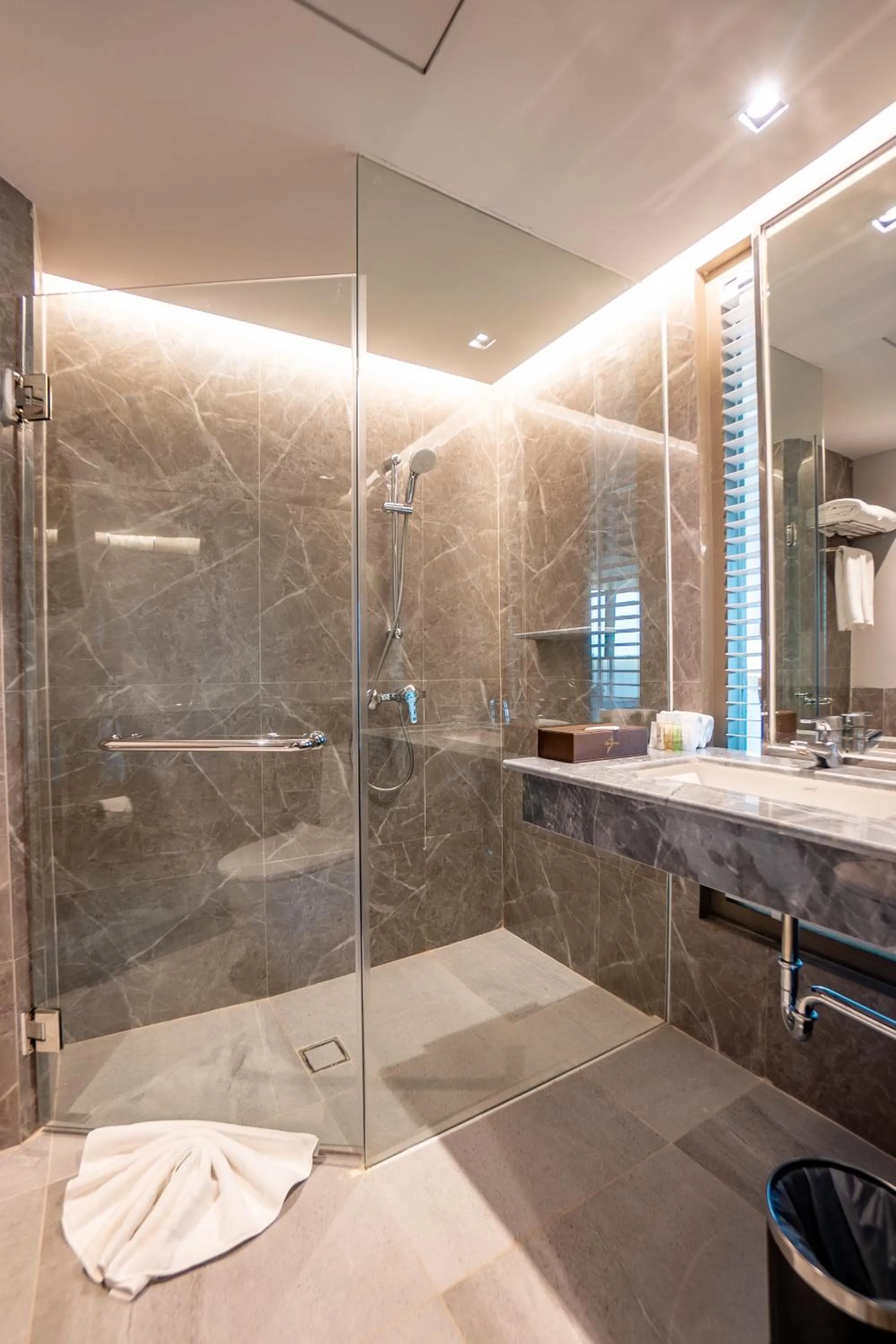 Bathroom in The Grand Riverside Hotel