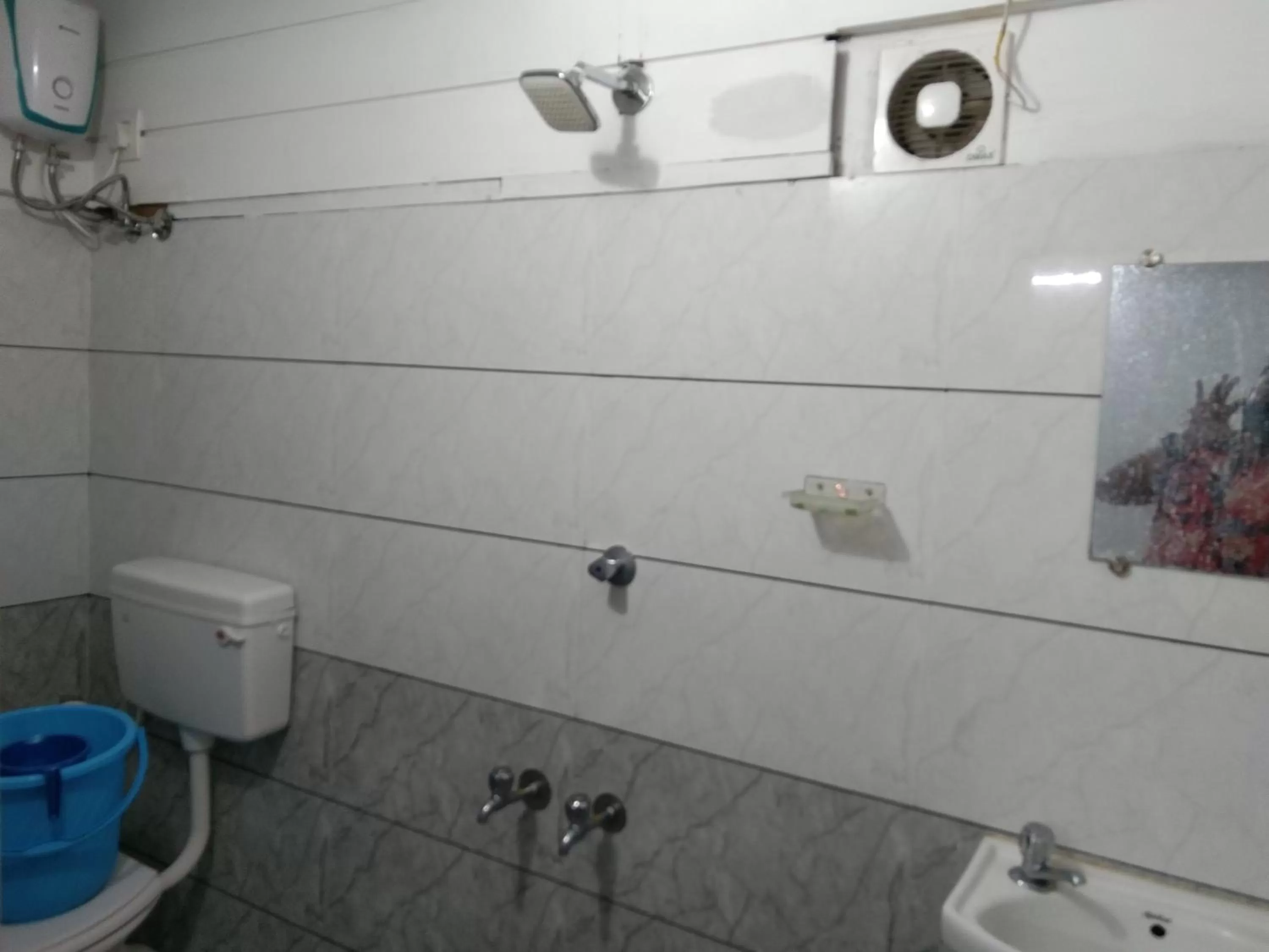 Bathroom in Silver Cloud Hotel Sholinganallur