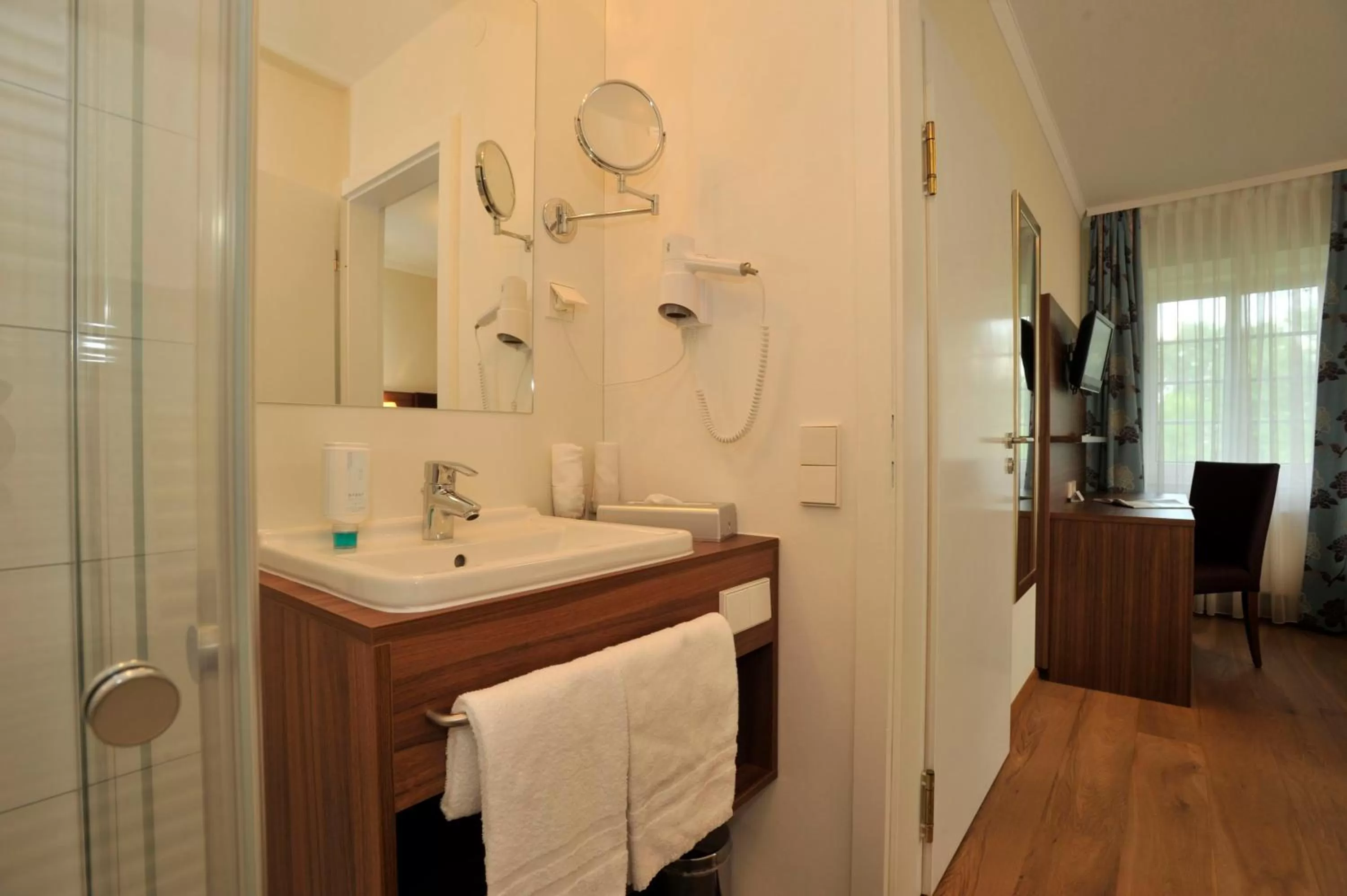 Bathroom in Hotel Restaurant Zeiskamer Mühle