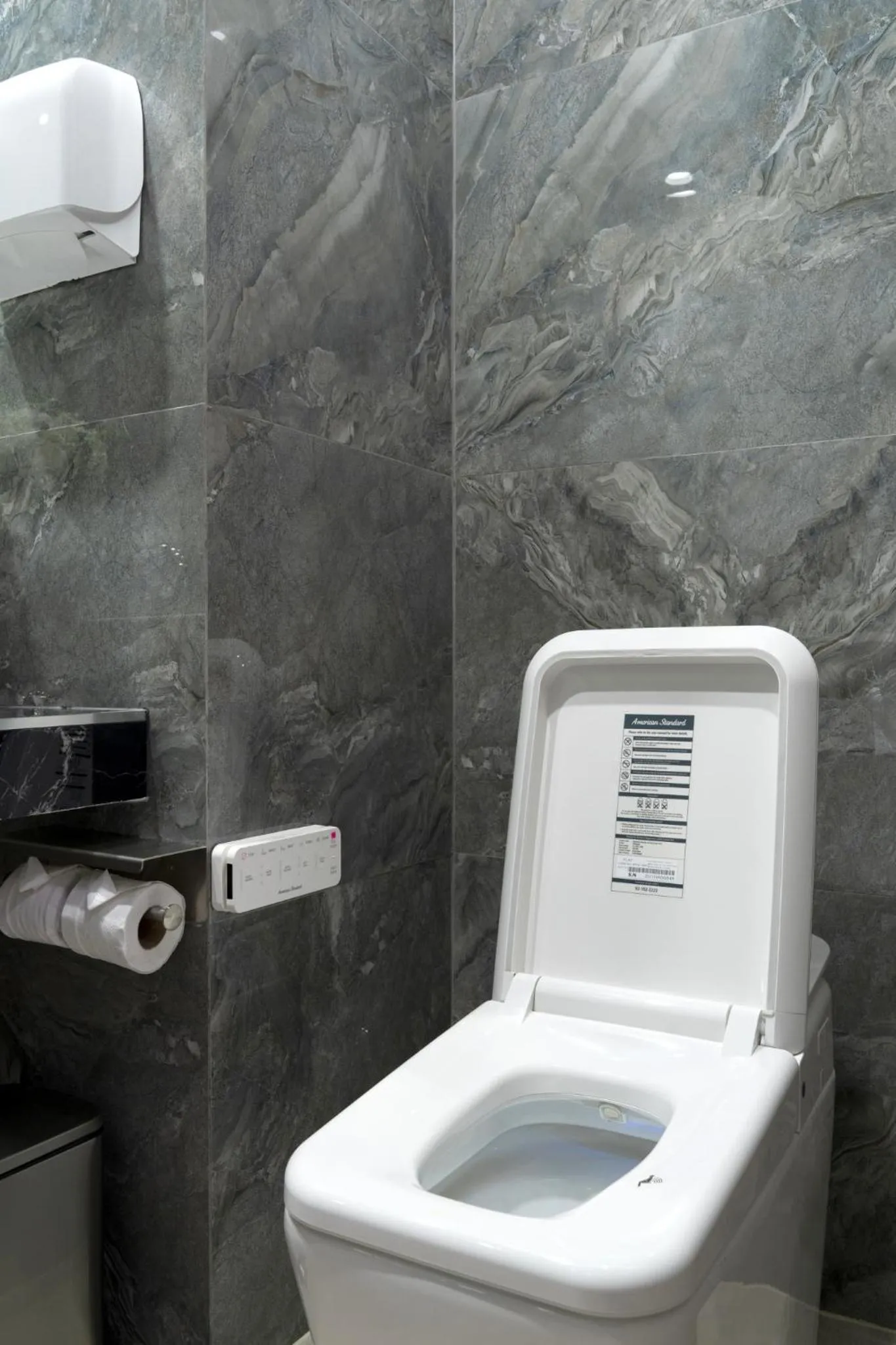 Toilet in Salee Boutique Hotel