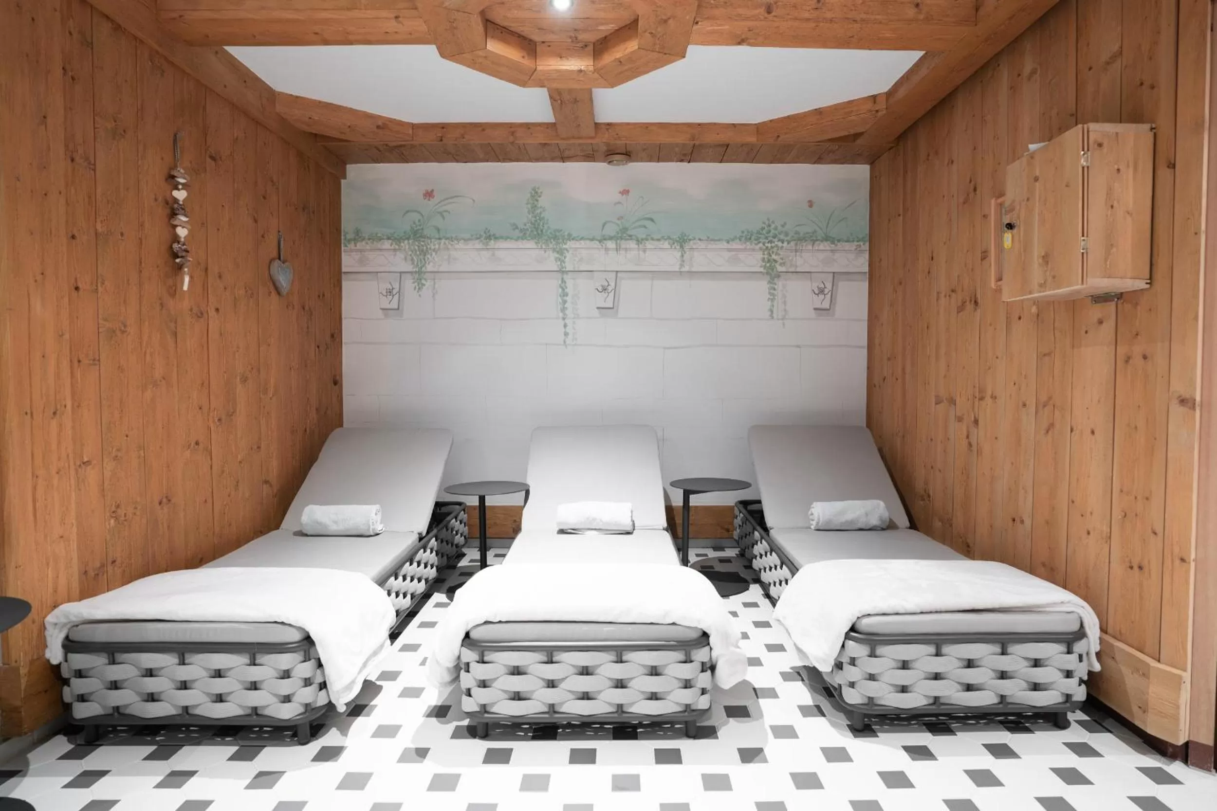 Sauna, Bed in Hotel Astrid - Ski In - Ski Out