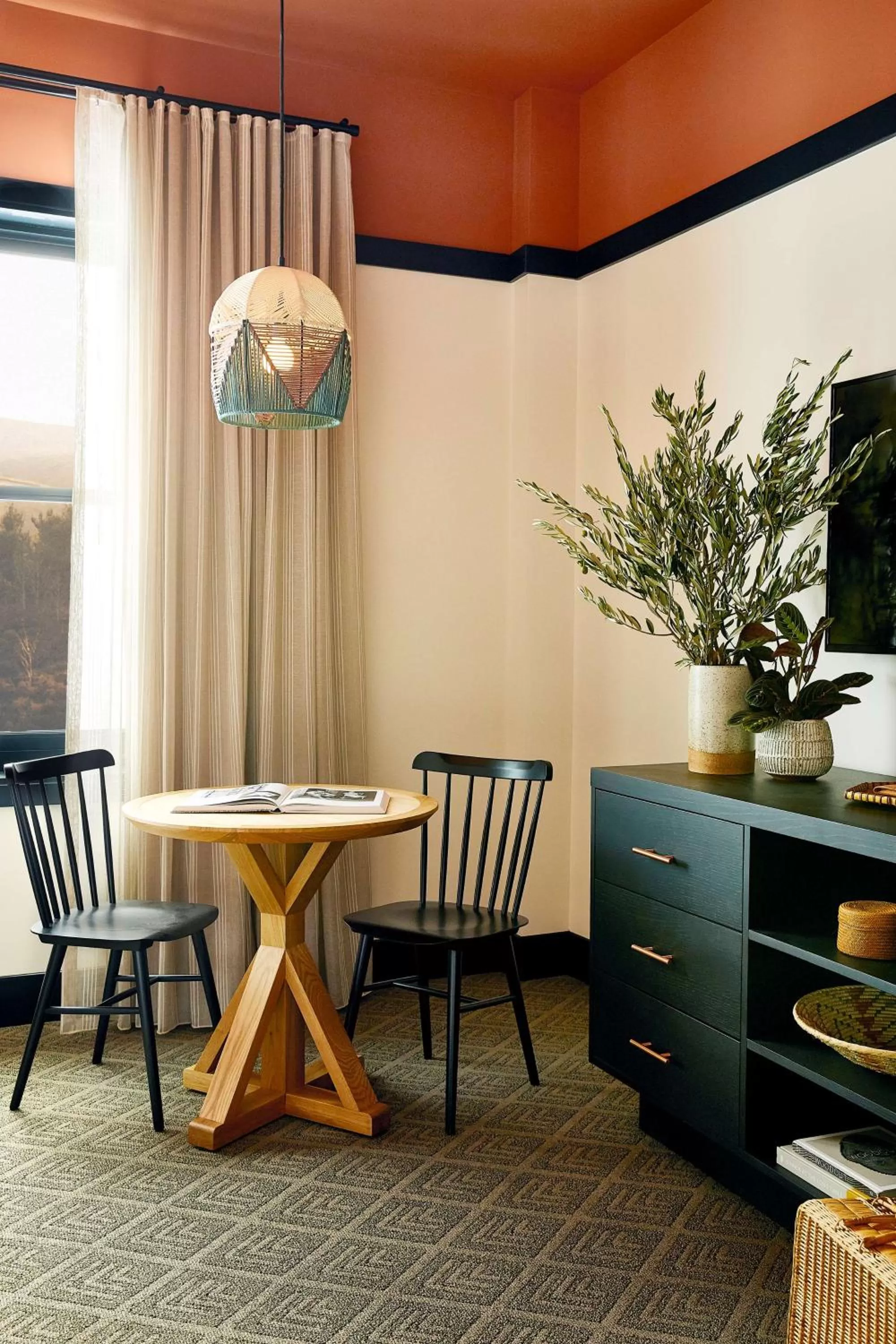 Photo of the whole room in El Capitan Hotel