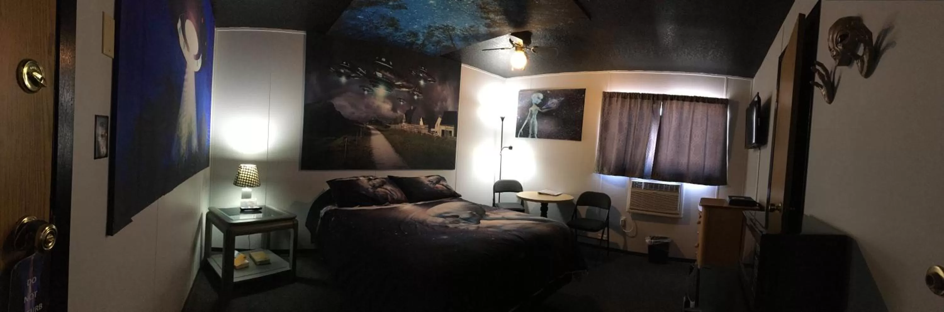 Bed in Sunset View Inn L.L.C