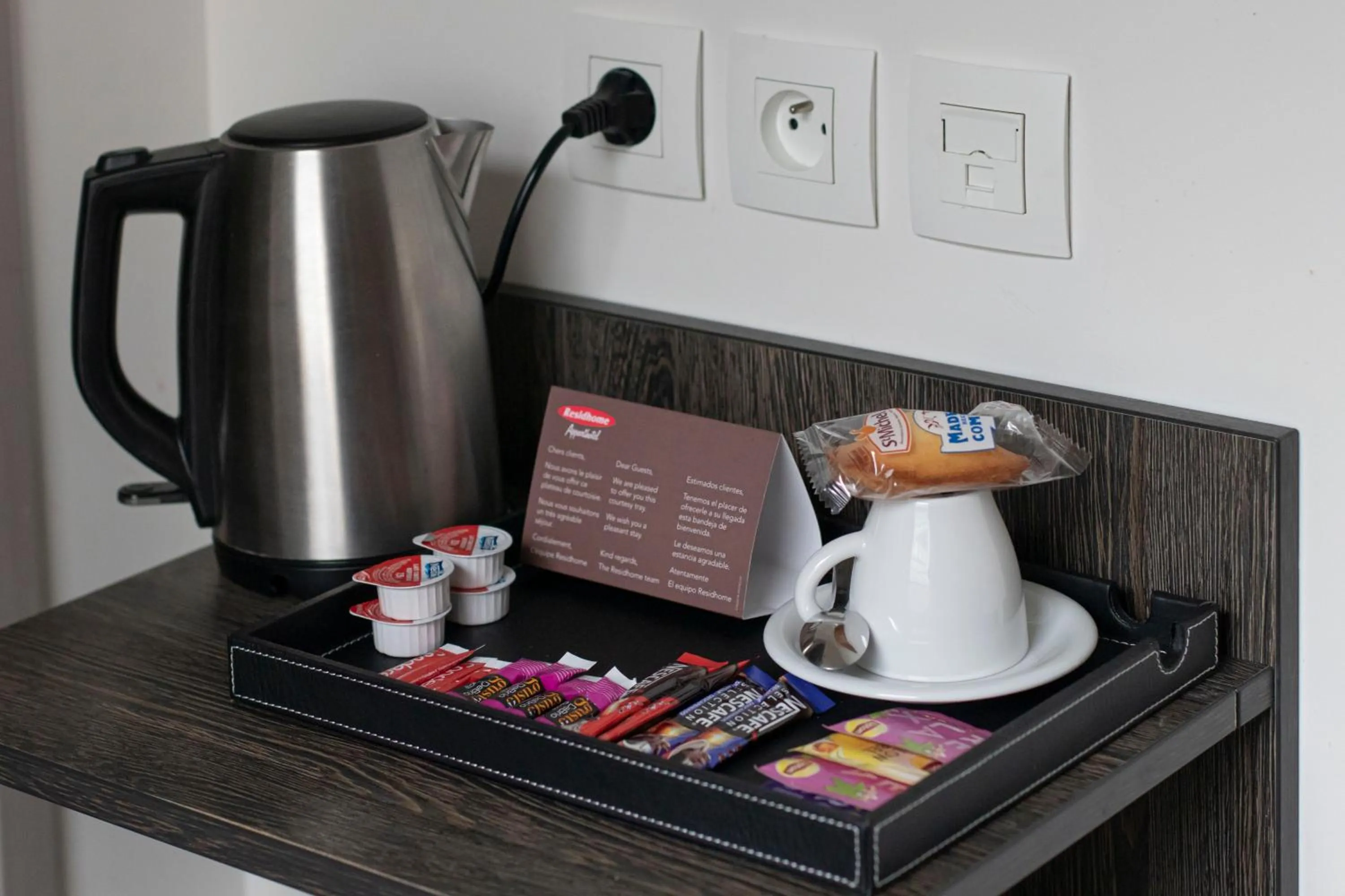 Coffee/tea facilities in Residhome Paris Issy Les Moulineaux