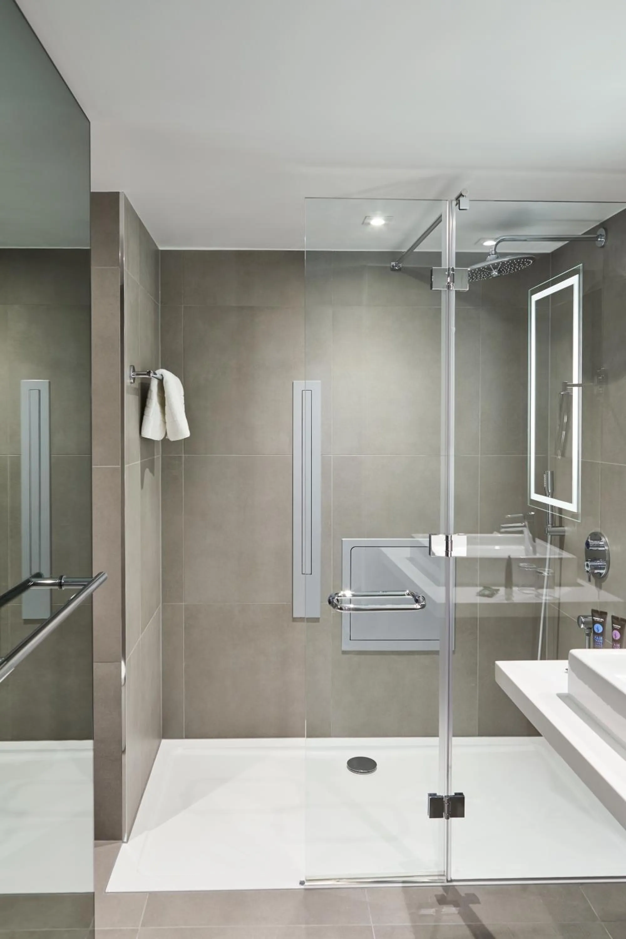 Bathroom in Novotel Birmingham Airport Terminal Building - NEC