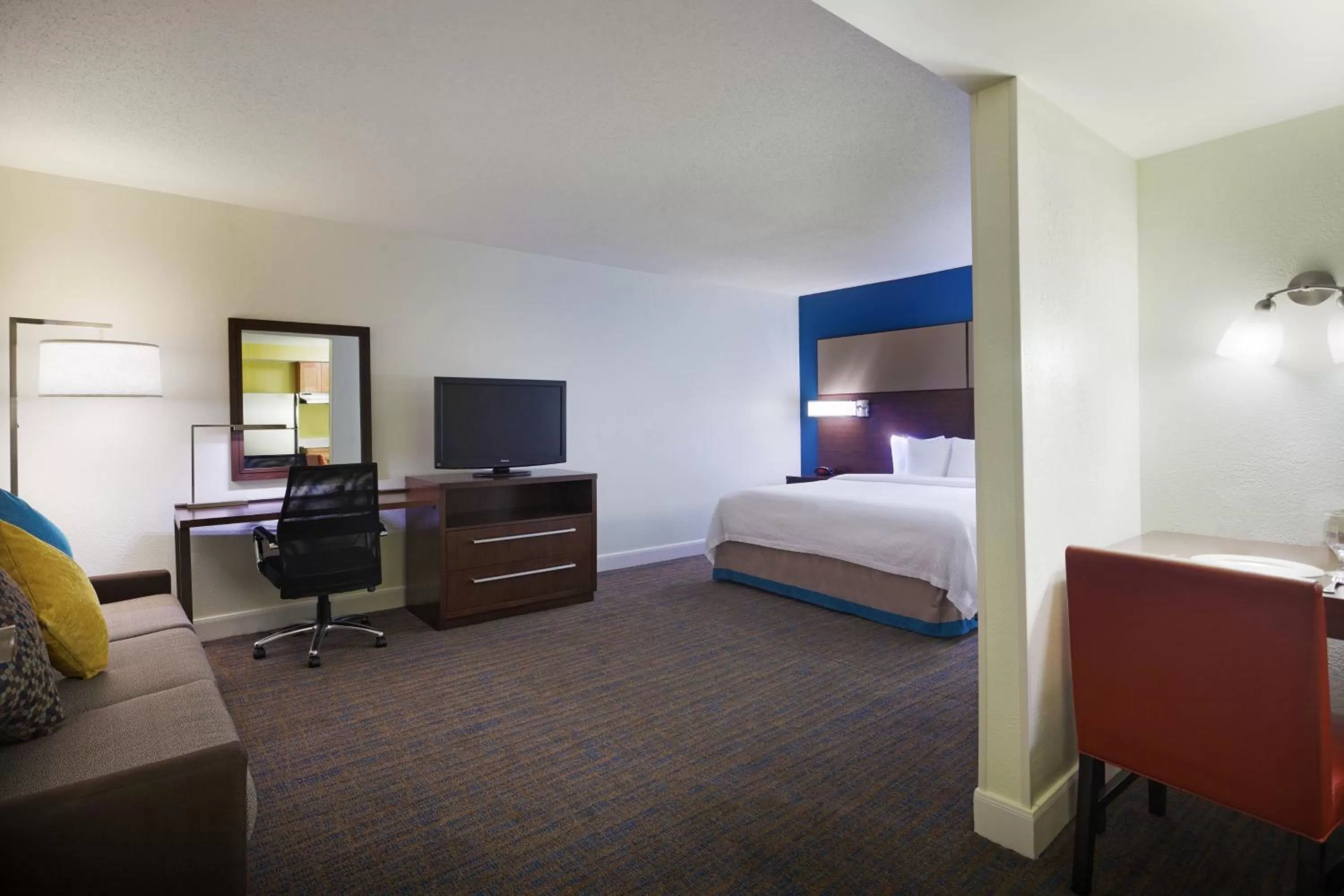 Bedroom in Residence Inn Houston by The Galleria