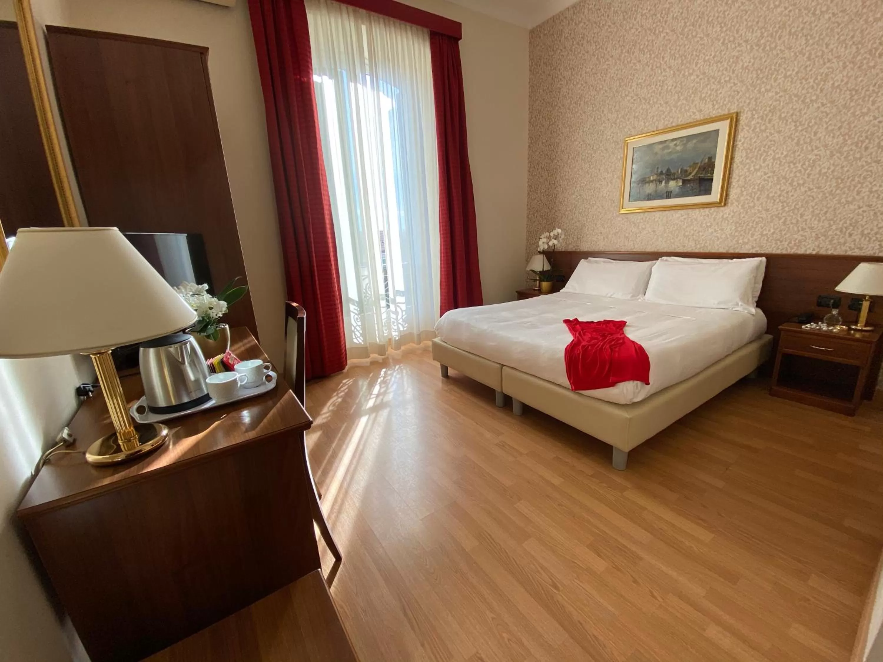 Photo of the whole room, Bed in Hotel Eletto