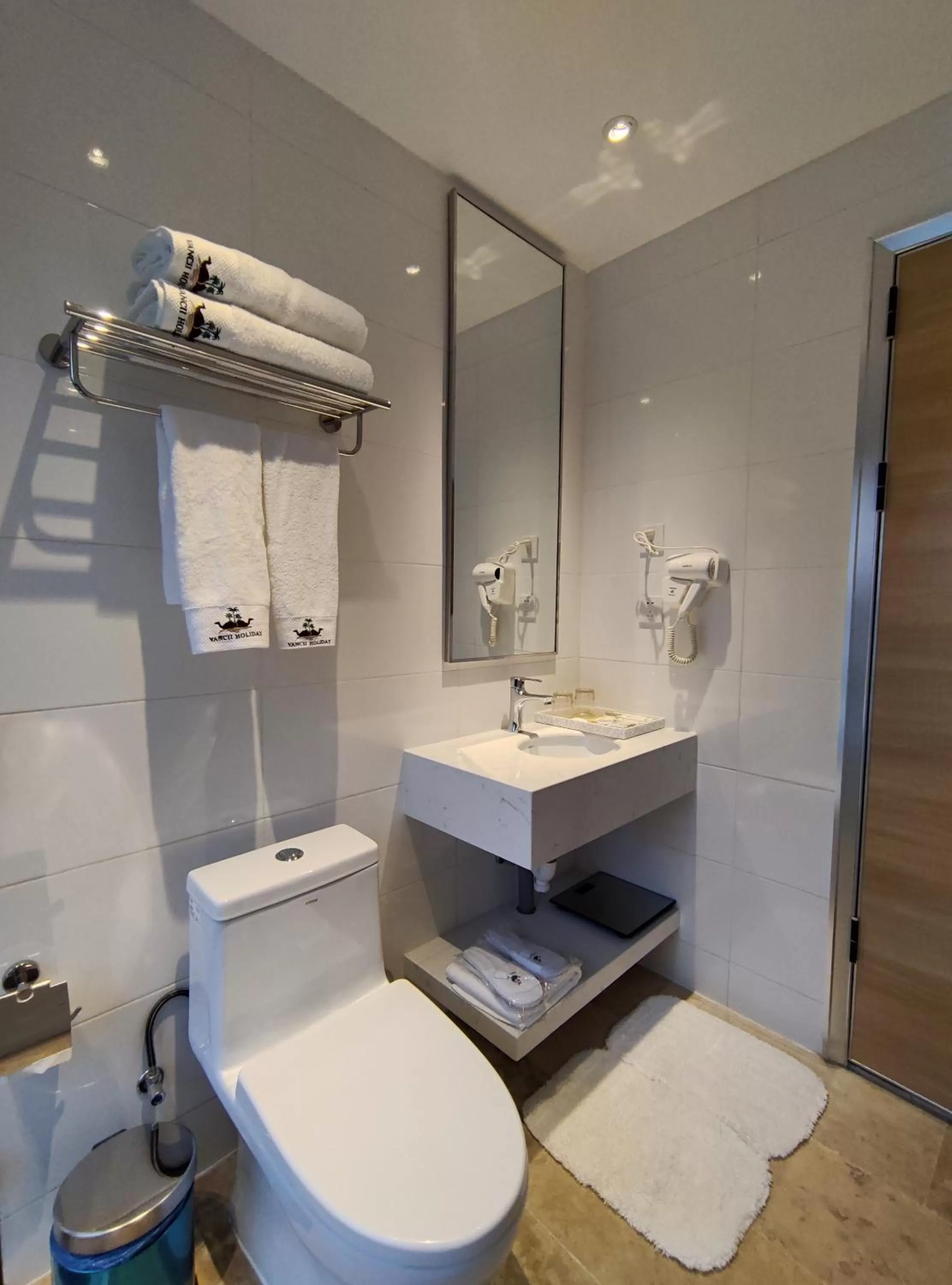 Bathroom in VANCII Hotel