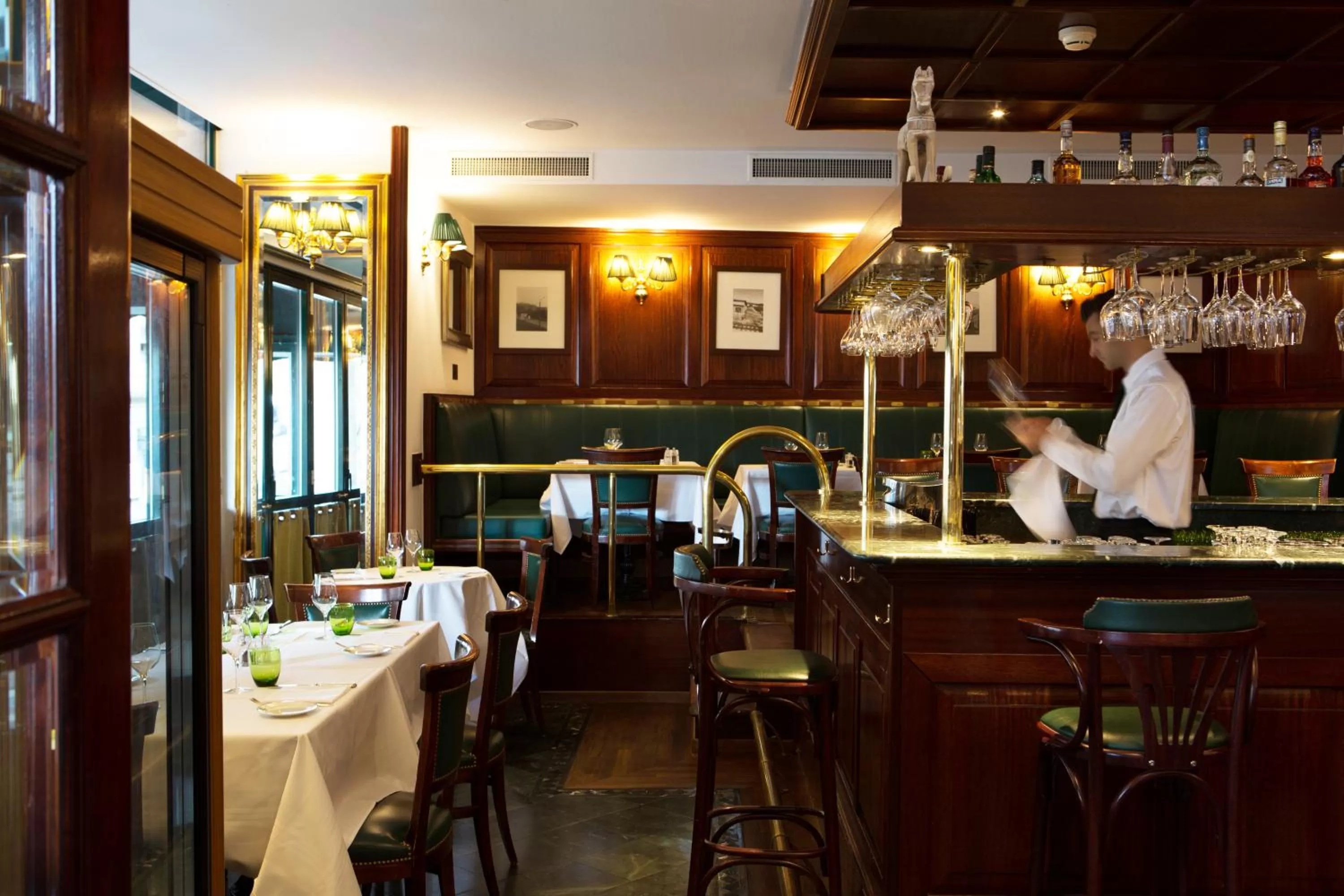 Restaurant/places to eat in Lausanne Palace