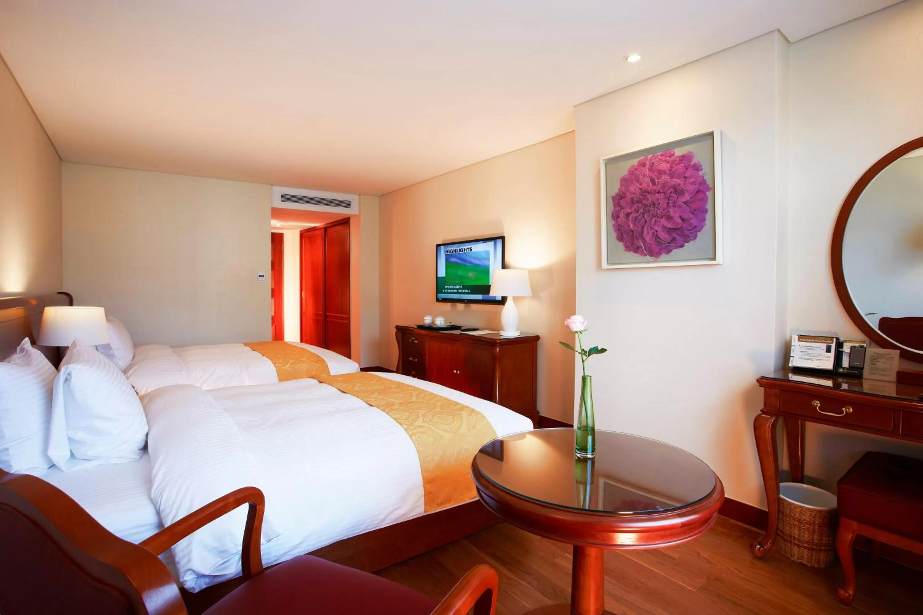 Photo of the whole room, Bed in Sejong Hotel Seoul Myeongdong