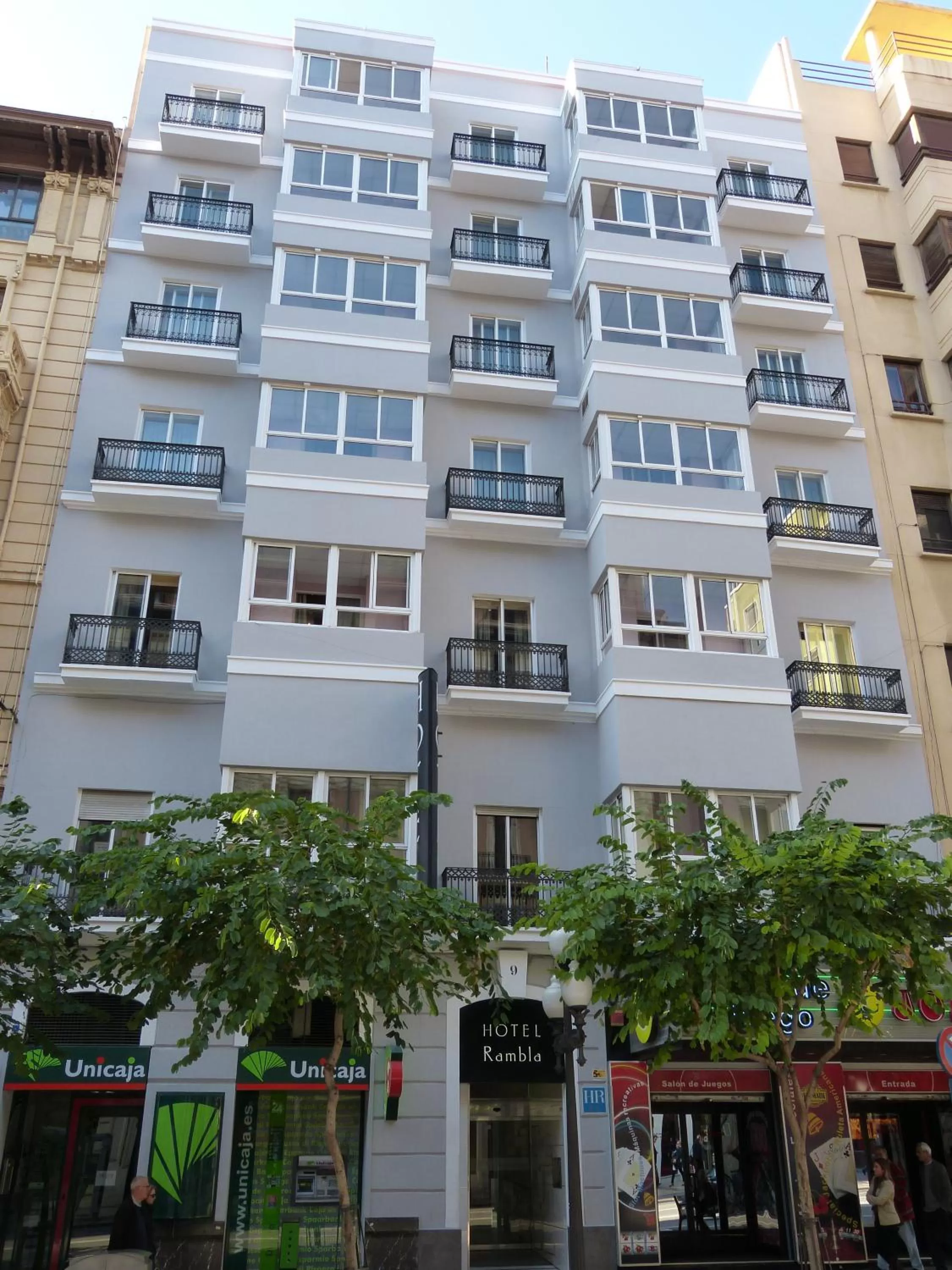 Property building in Rambla Alicante