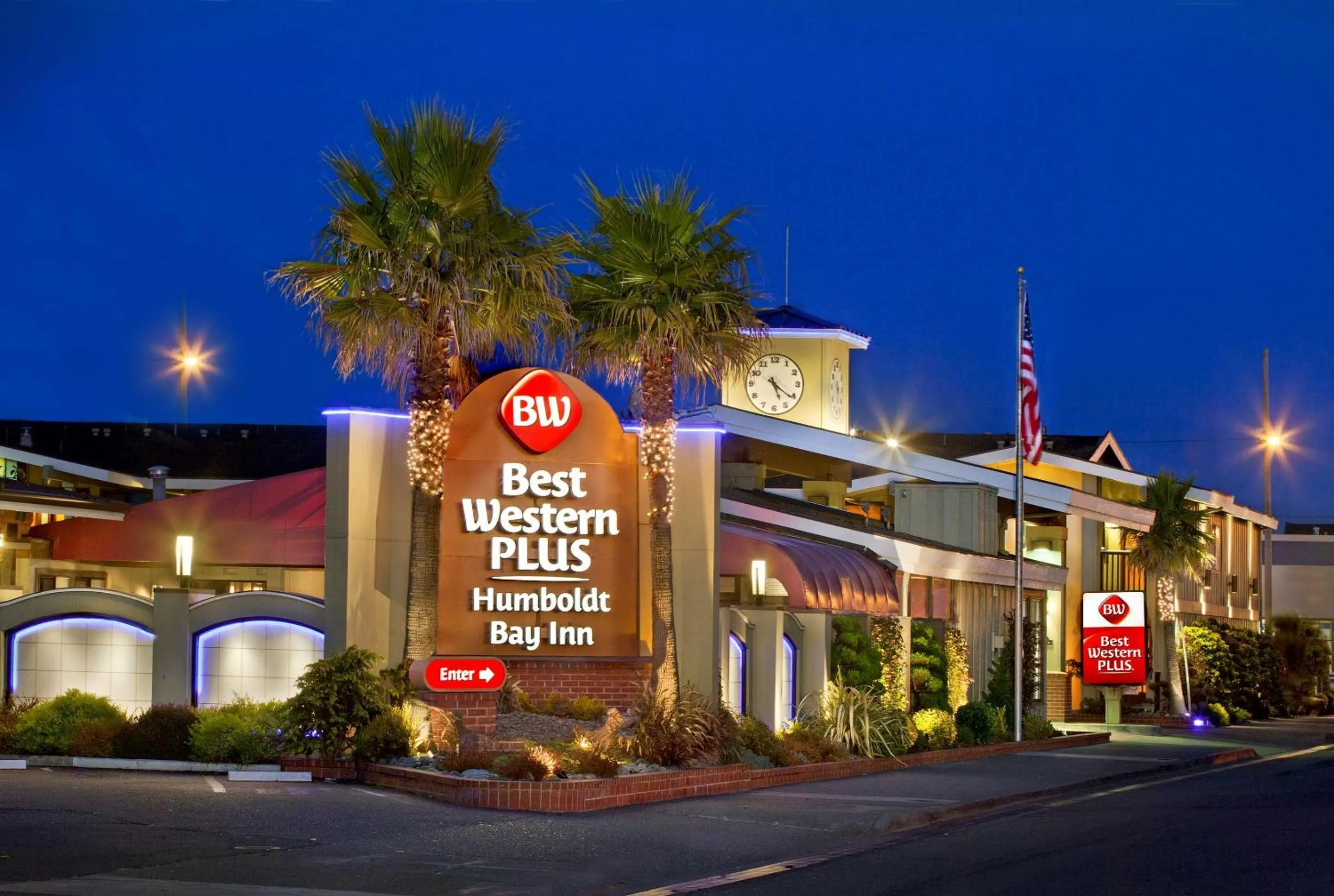 Property building in Best Western Plus Humboldt Bay Inn